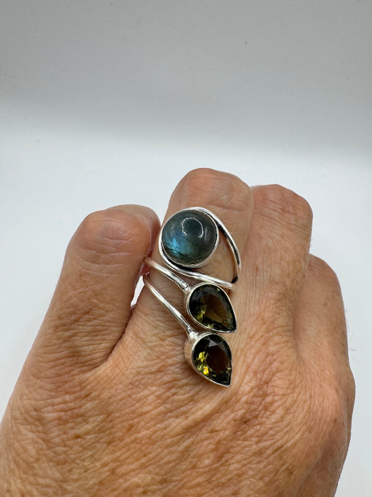 Vintage Green Labradorite Rainbow Moonstone Stone Silver Ring