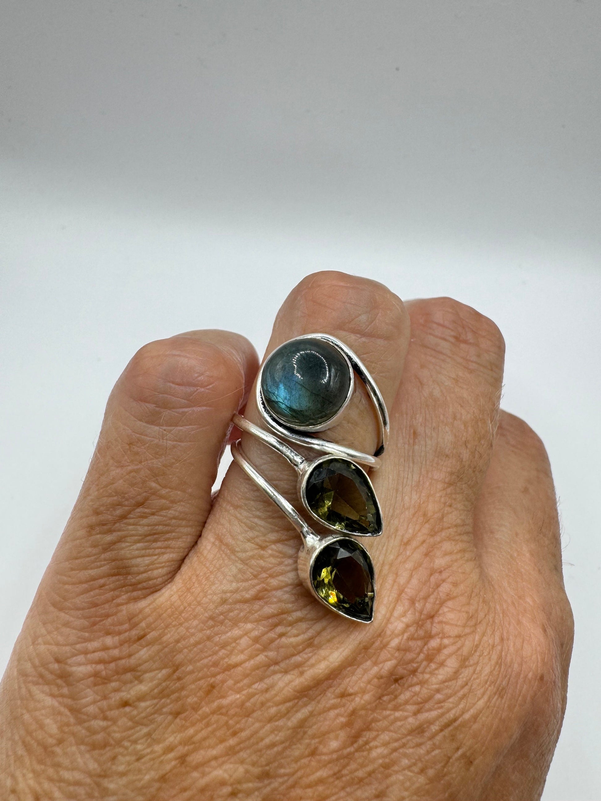 Vintage Green Labradorite Rainbow Moonstone Stone Silver Ring