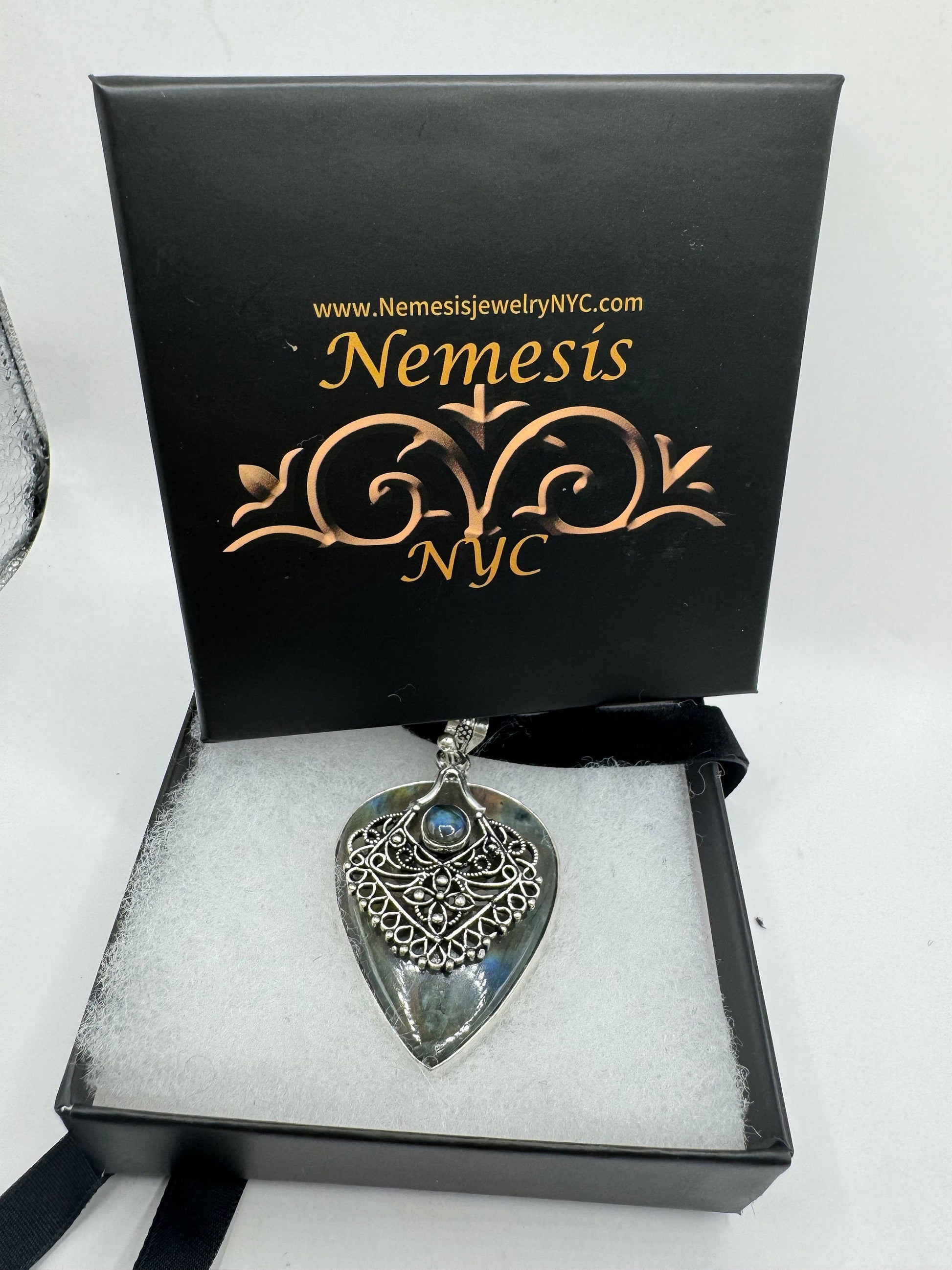 Vintage Silver Genuine Rainbow Labradorite Choker Black Velvet Necklace.