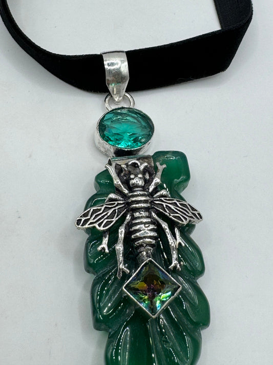 Vintage Green Chysopraise Leaf Bee Crystal Choker Pendant Black Velvet Choker
