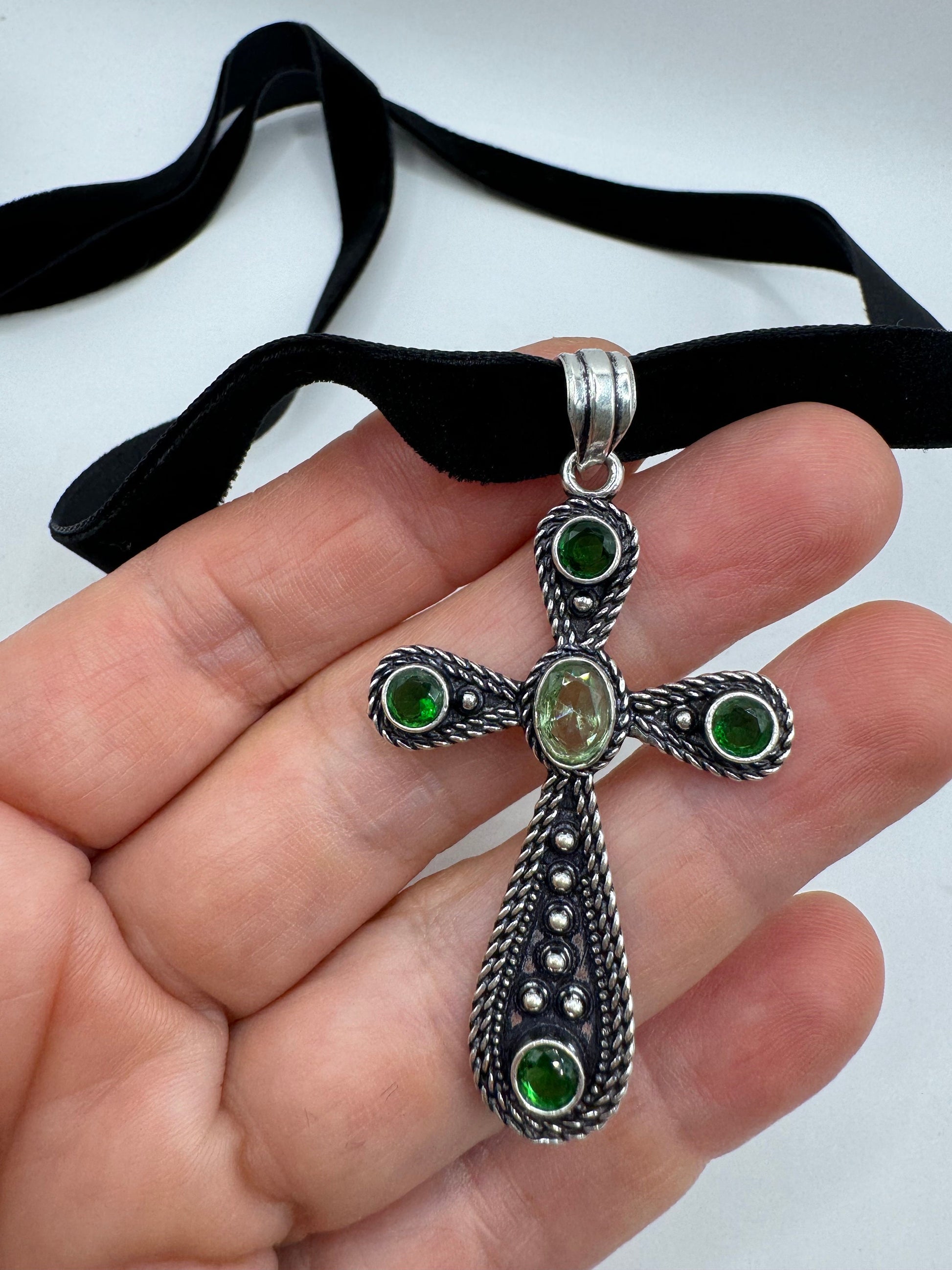 Vintage Green Peridot Silver Cross Choker Pendant Black Velvet Ribbon