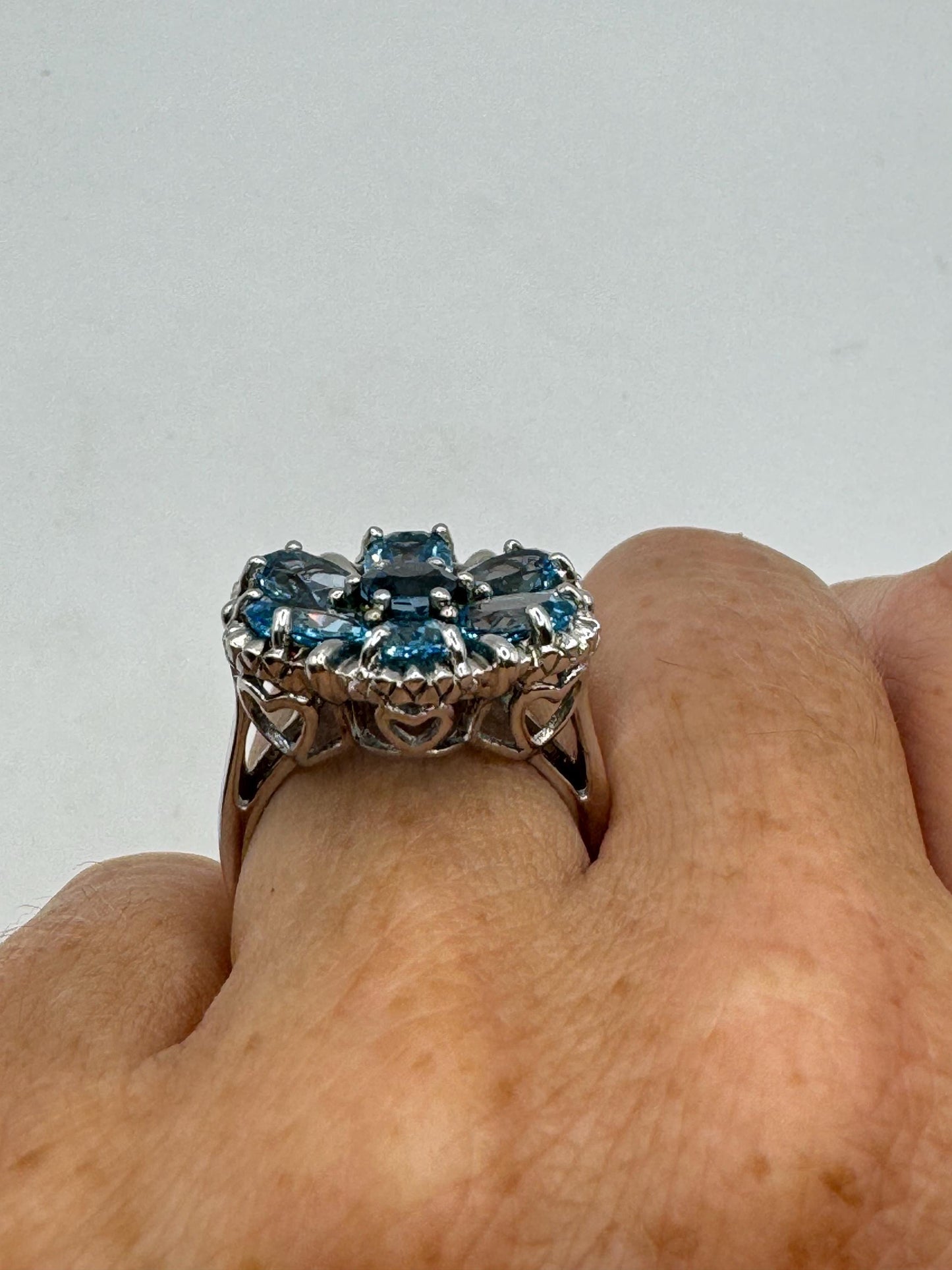 Vintage Genuine Blue Topaz 925 Sterling Silver Flower Cocktail Ring