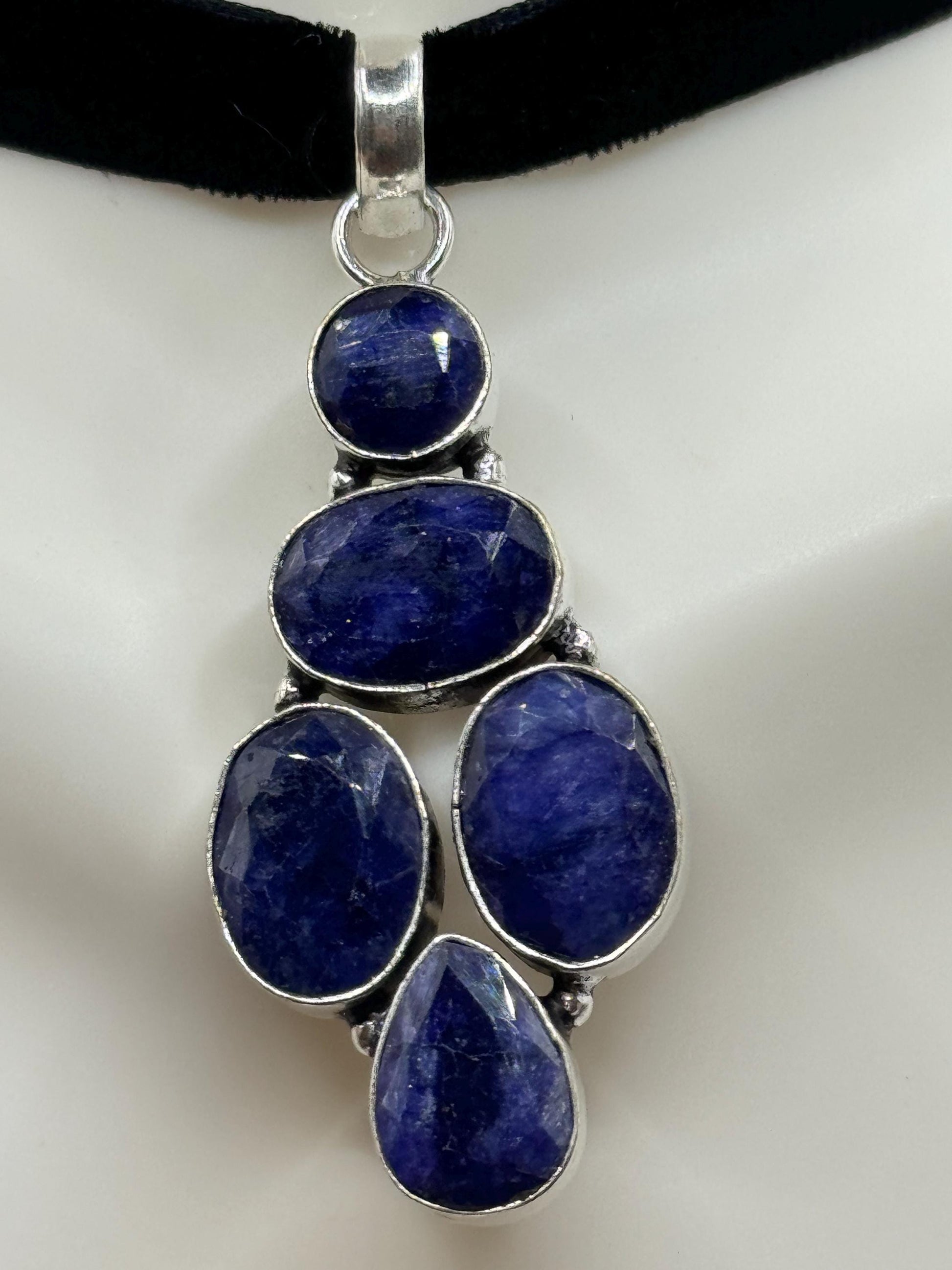 Vintage Blue Sapphire Choker Necklace.