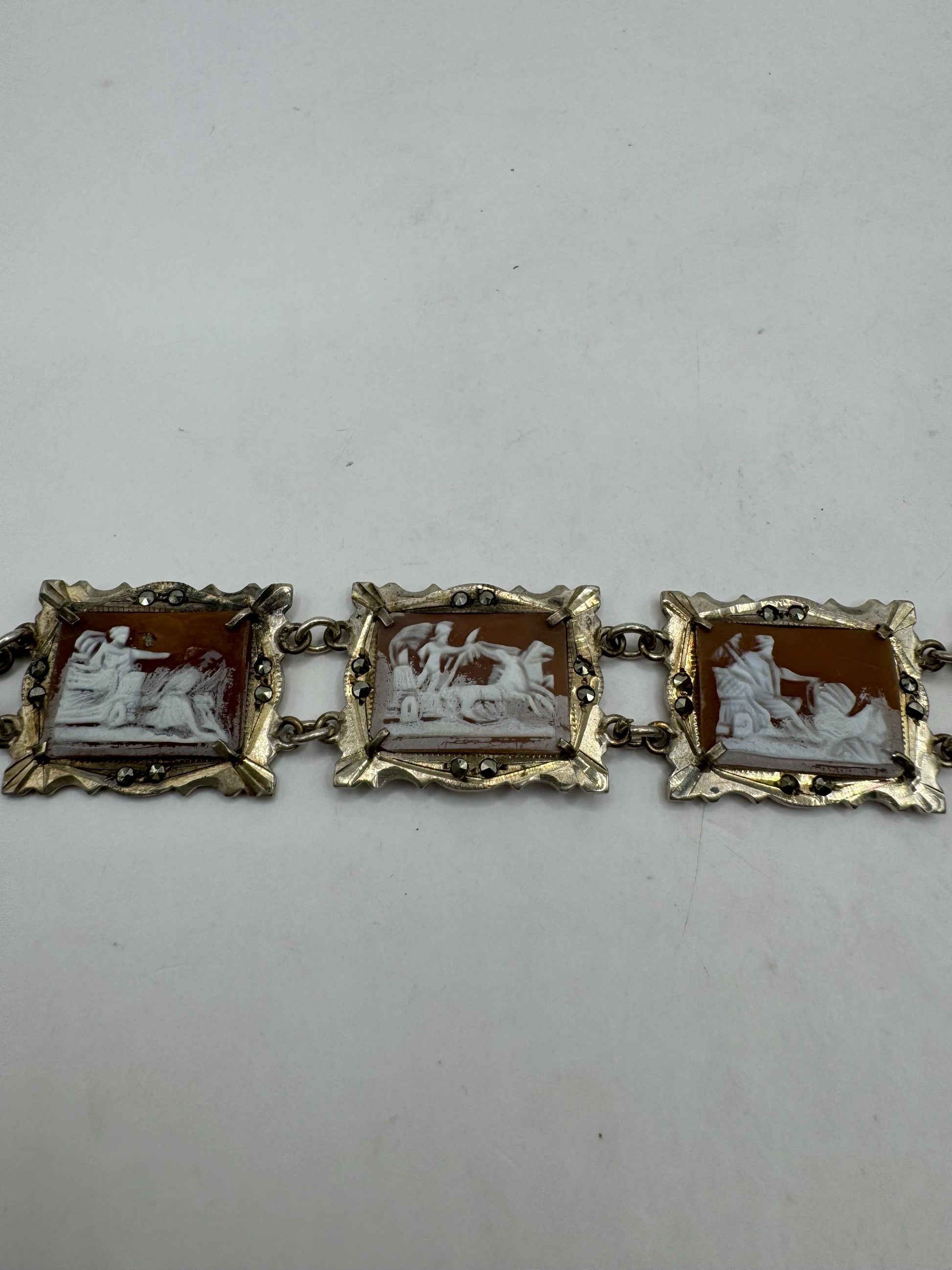 Vintage Cameo Bracelet 14k Yellow Gold Filled