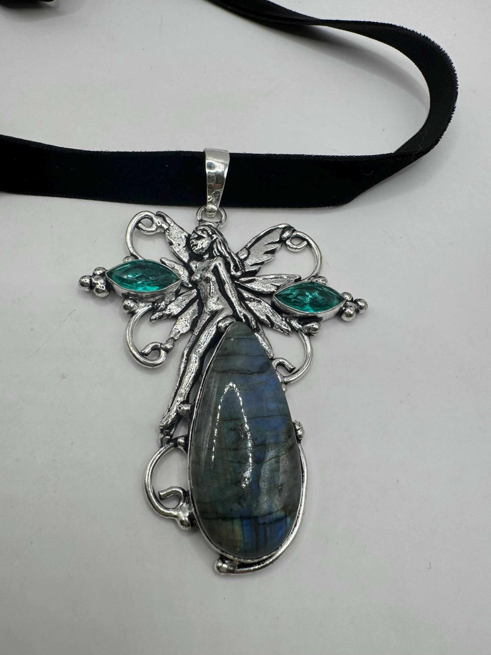 Vintage Silver Genuine Labradorite Gemstone Necklace.