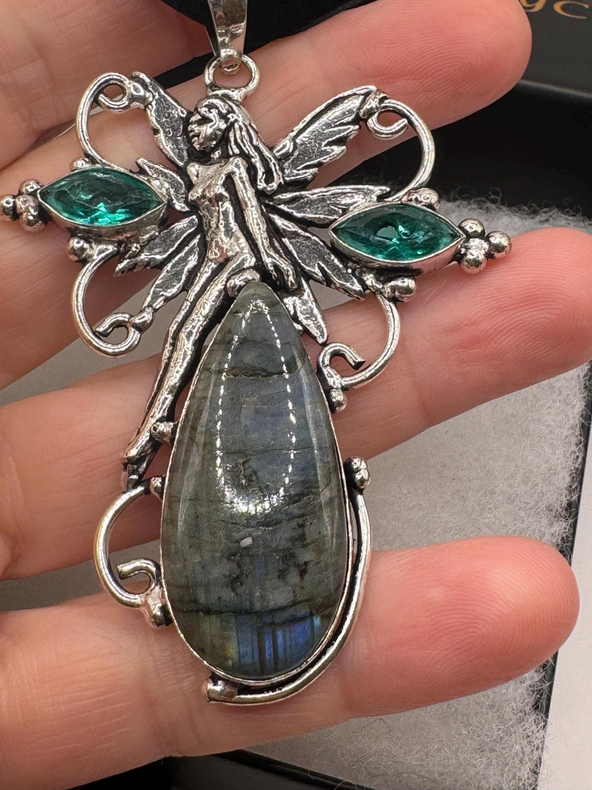 Vintage Silver Genuine Labradorite Gemstone Necklace.