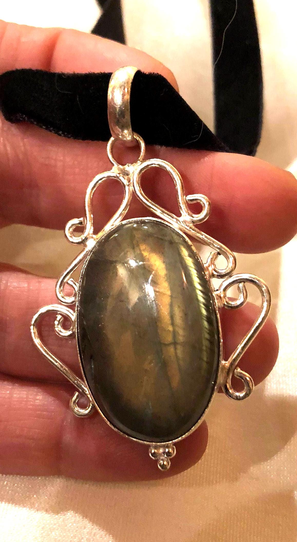 Vintage Silver Genuine Labradorite Gemstone Necklace.