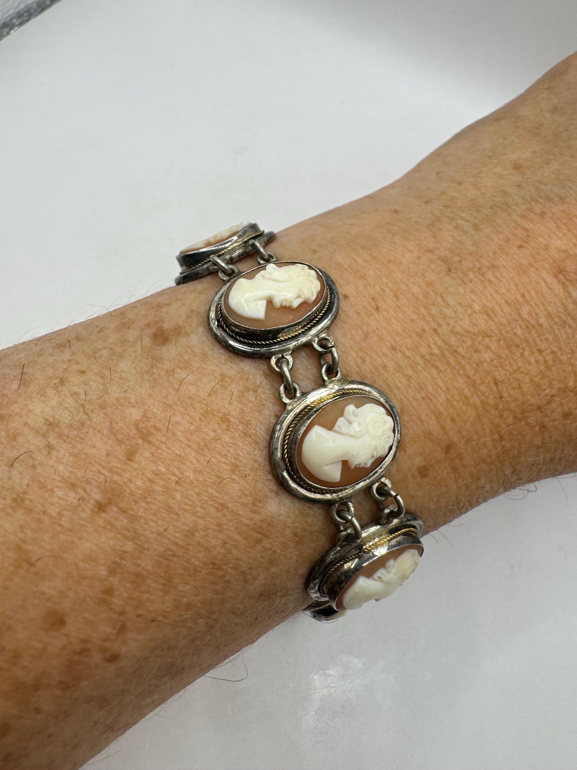 Vintage Cameo Bracelet 925 Sterling Silver 7 inches