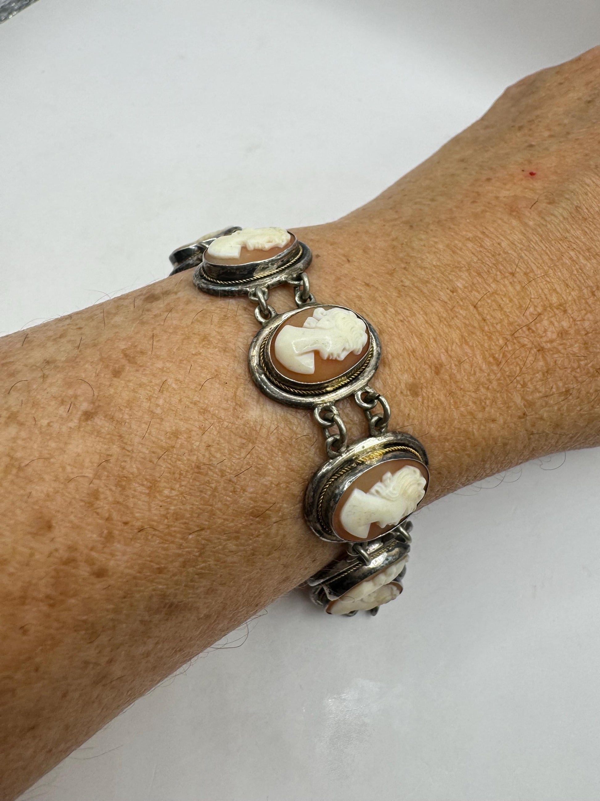 Vintage Cameo Bracelet 925 Sterling Silver 7 inches