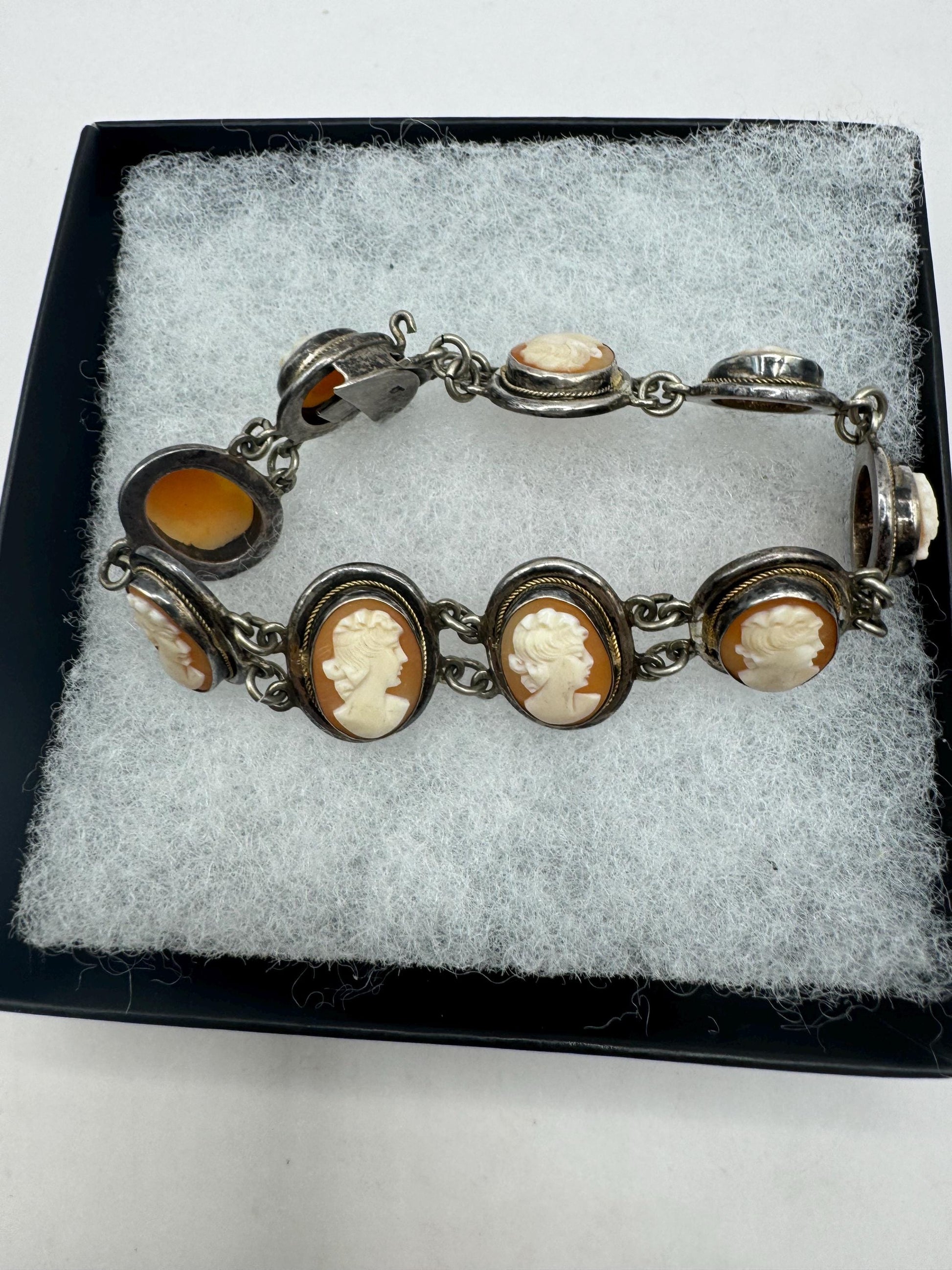 Vintage Cameo Bracelet 925 Sterling Silver 7 inches