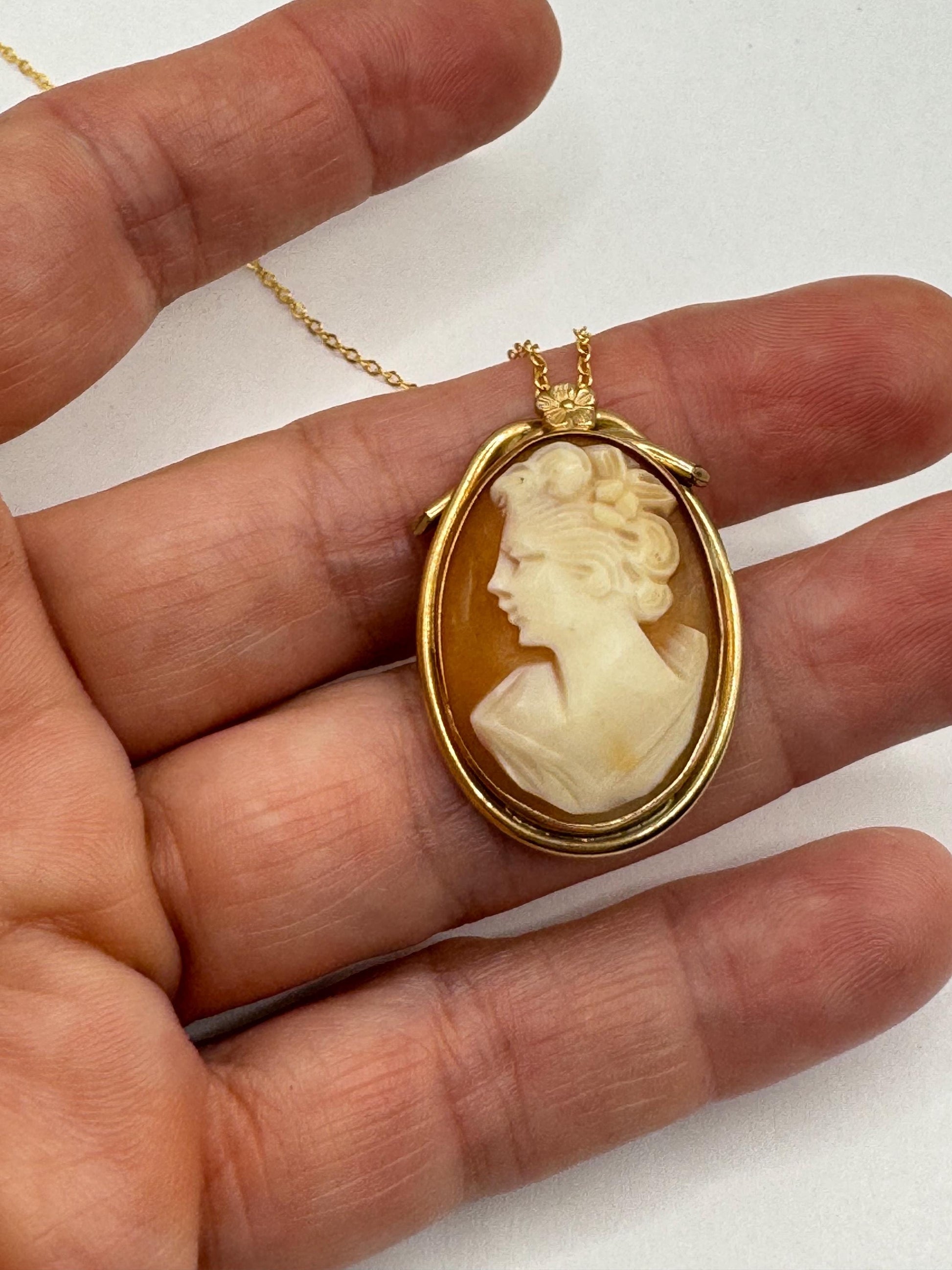 Vintage Shell Cameo Pea Yellow Gold Filled Necklace Choker pin brooch