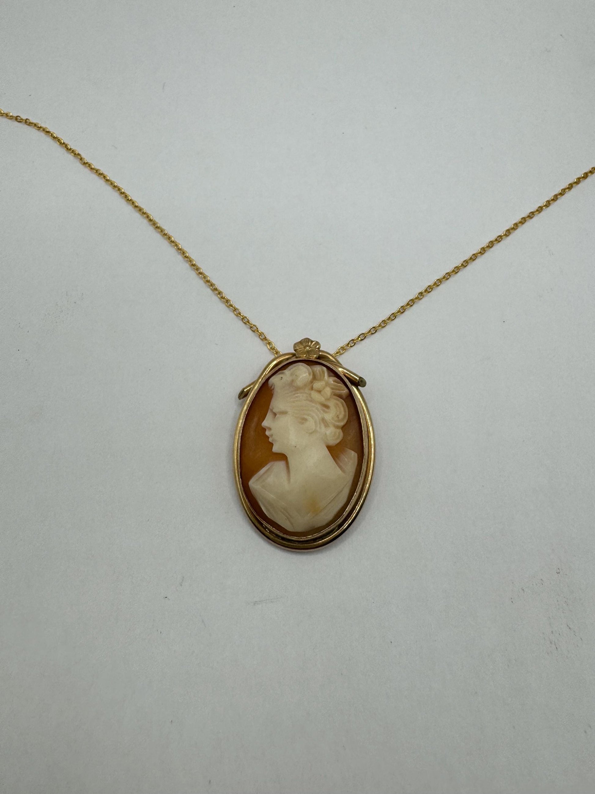 Vintage Shell Cameo Pea Yellow Gold Filled Necklace Choker pin brooch
