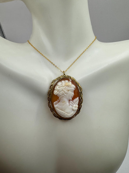 Vintage Shell Cameo Pea Yellow Gold Filled Necklace Choker pin brooch