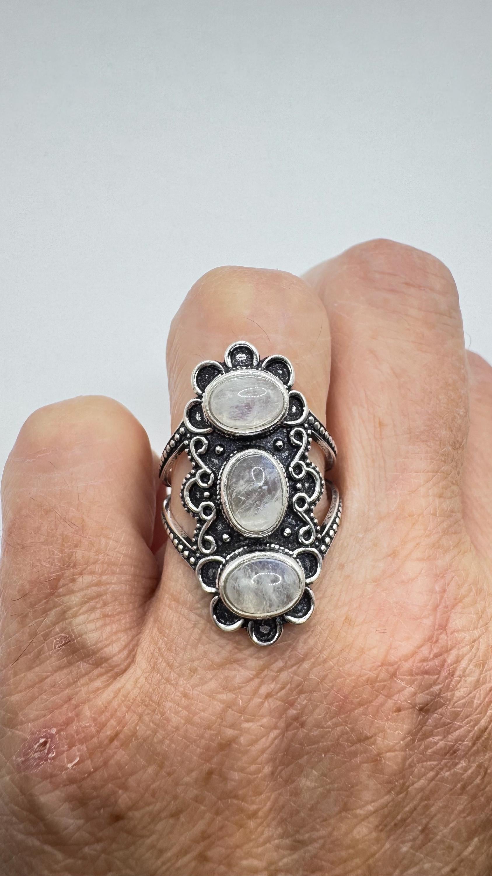 Vintage Large Blue White Rainbow Moonstone Stone Silver Ring