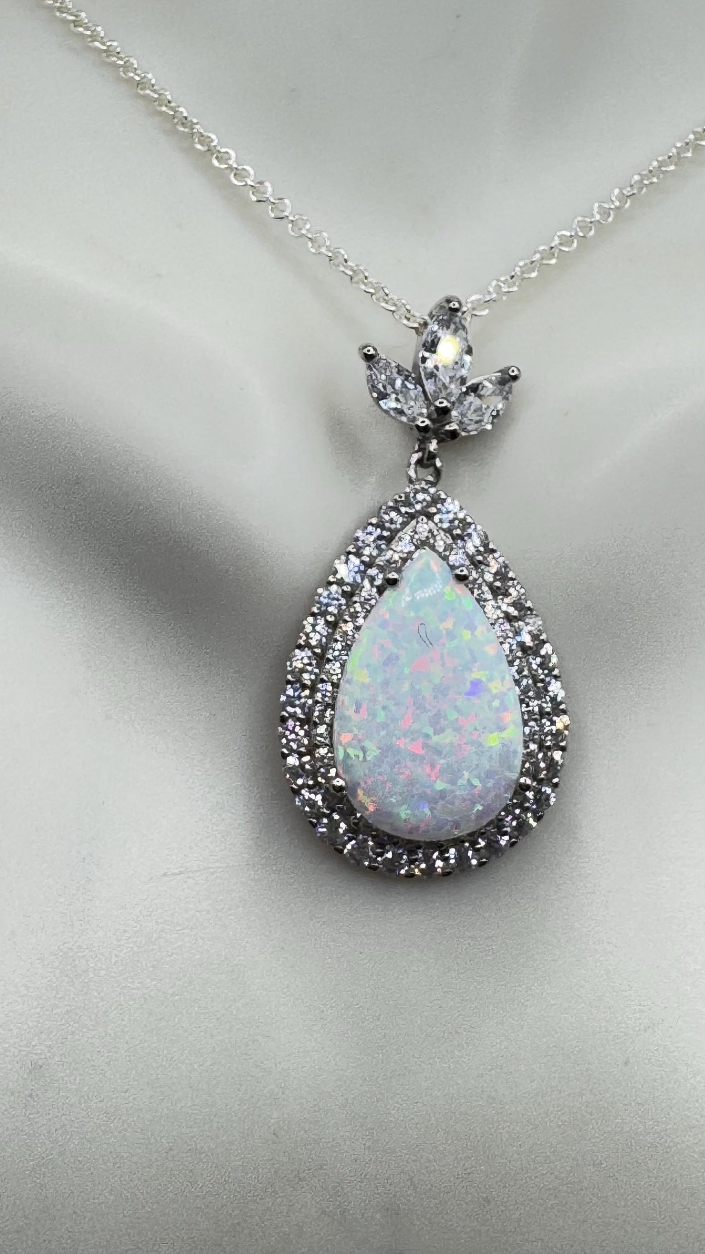 Vintage White Opal Choker 925 Sterling Silver Pendant Necklace