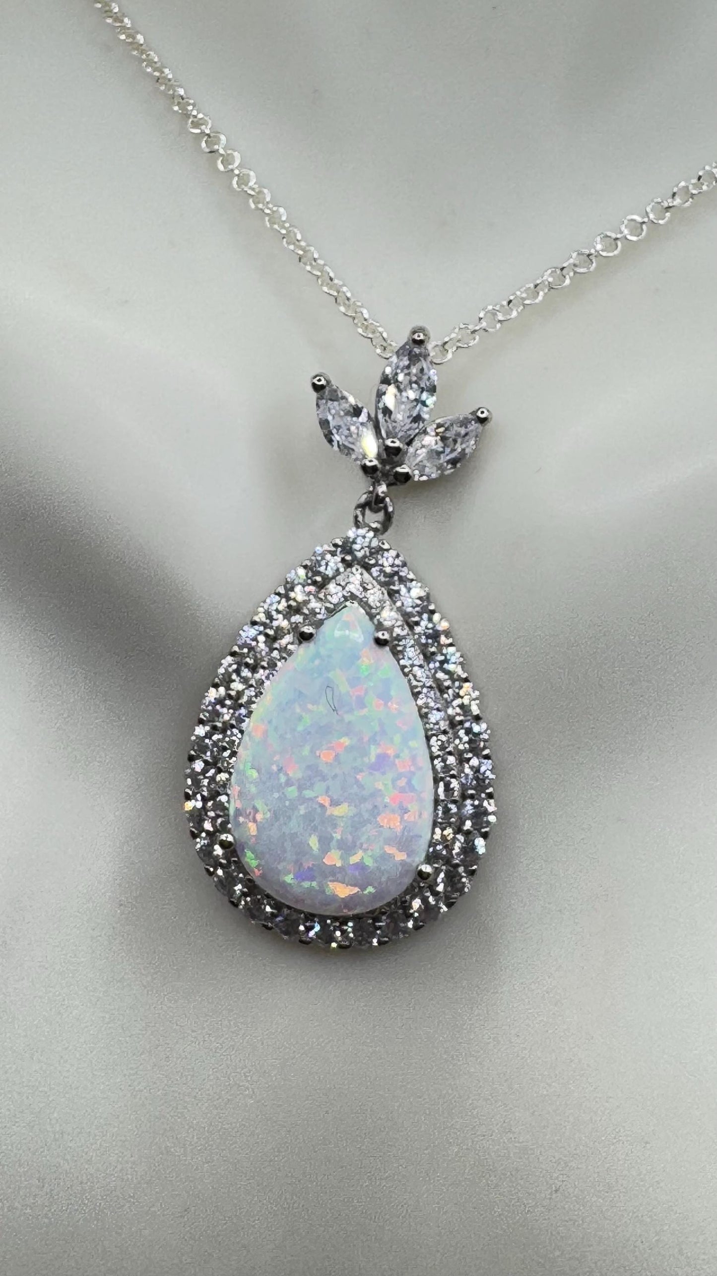 Vintage White Opal Choker 925 Sterling Silver Pendant Necklace