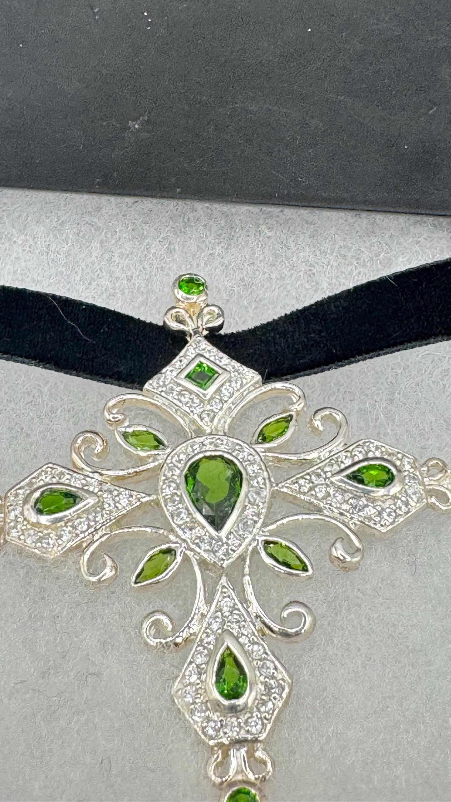 Vintage Green Chrome Diopside Choker 925 Sterling Silver Cross Pendant