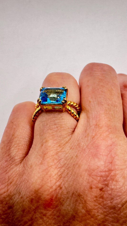 Vintage Genuine Blue Topaz Gold 925 Sterling Silver Ring