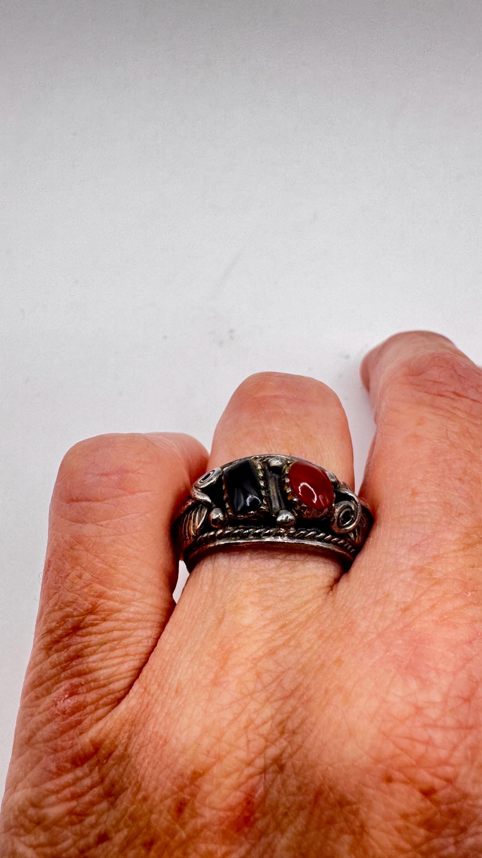 Vintage Black Onyx Red Carnelian Native American 925 Sterling Silver Ring