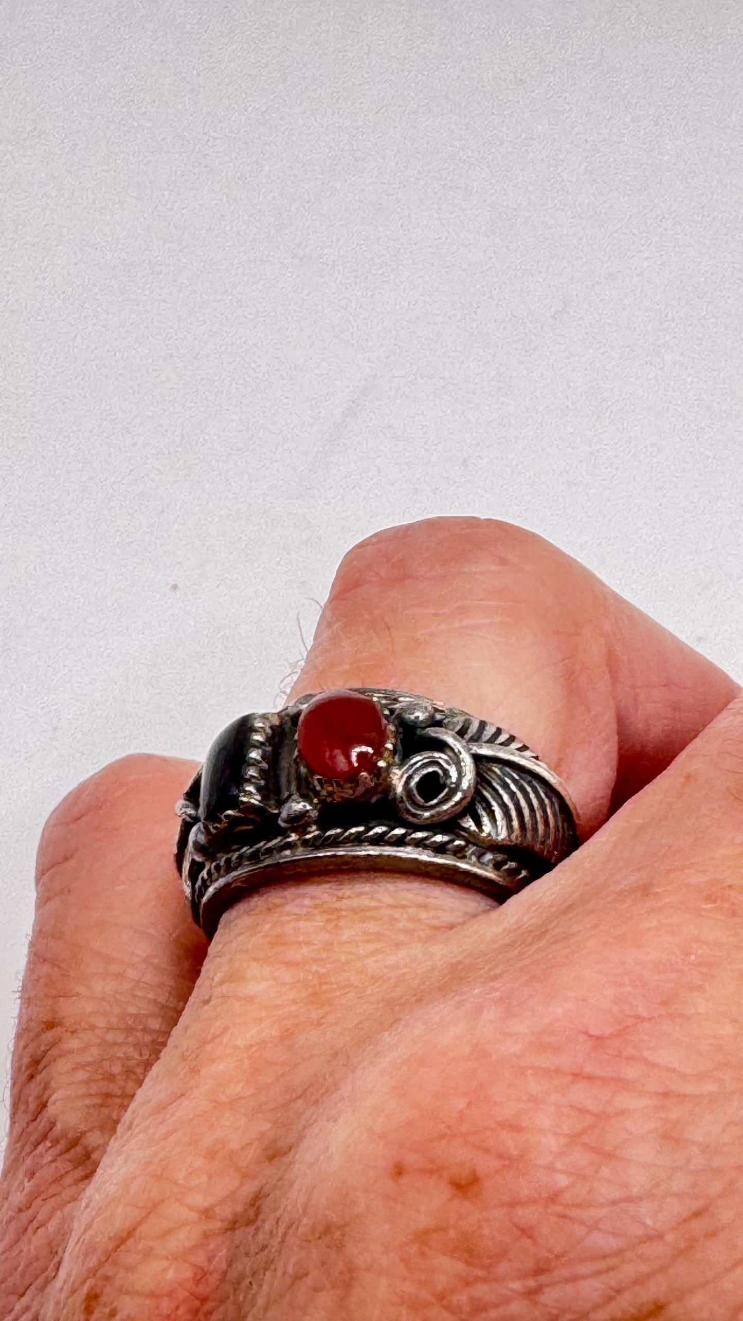 Vintage Black Onyx Red Carnelian Native American 925 Sterling Silver Ring