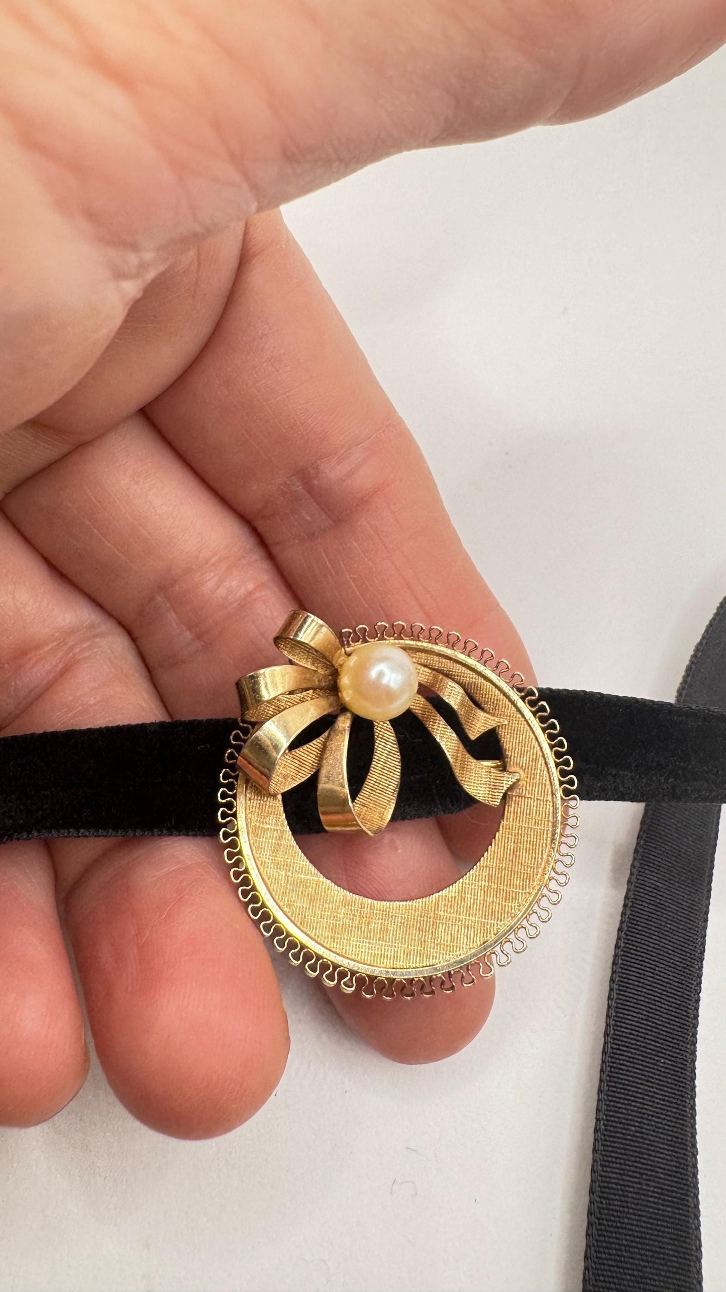 Vintage White cultured, pearl Flower Gold filled Brooch Pin