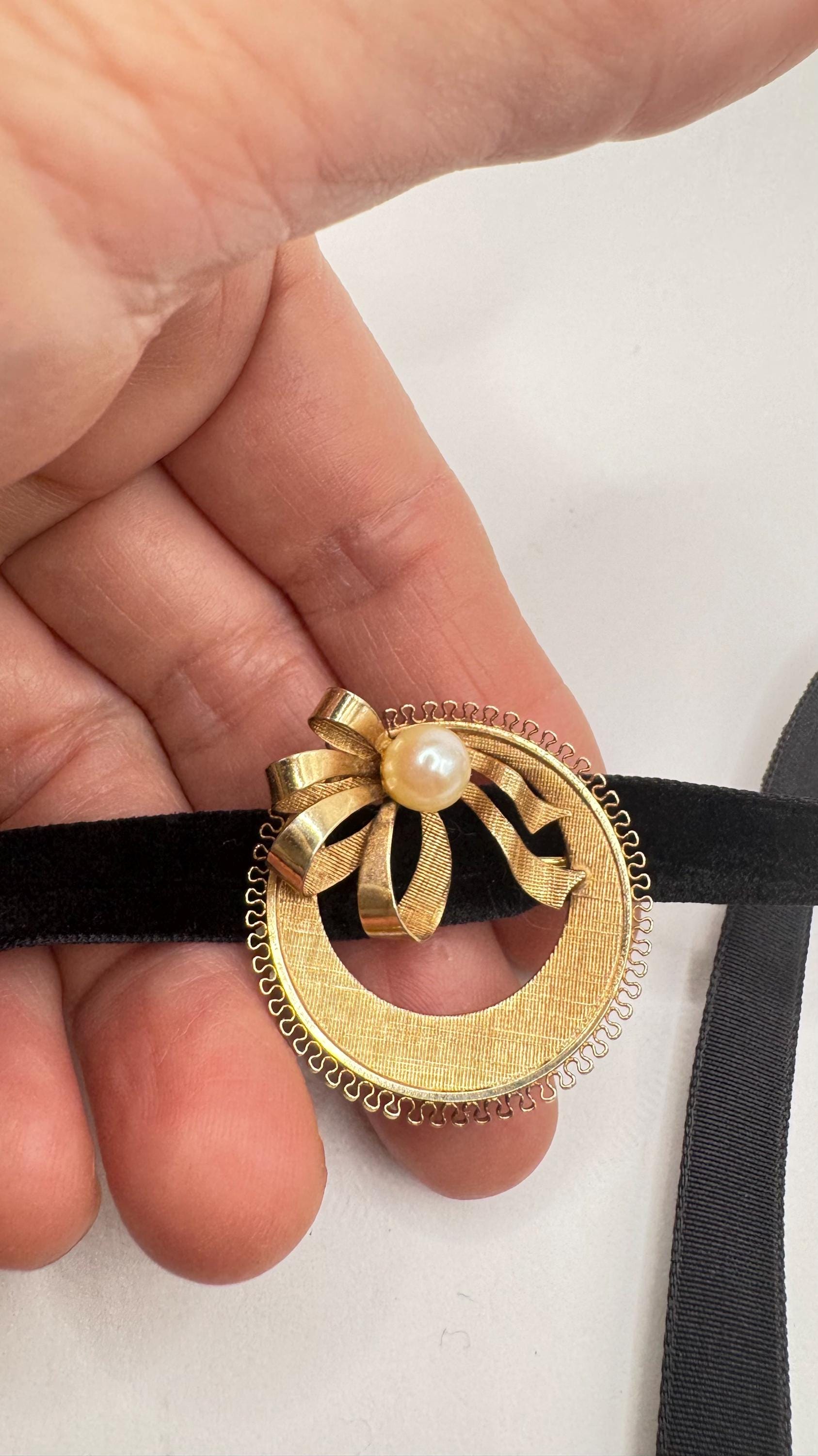 Vintage White cultured, pearl Flower Gold filled Brooch Pin