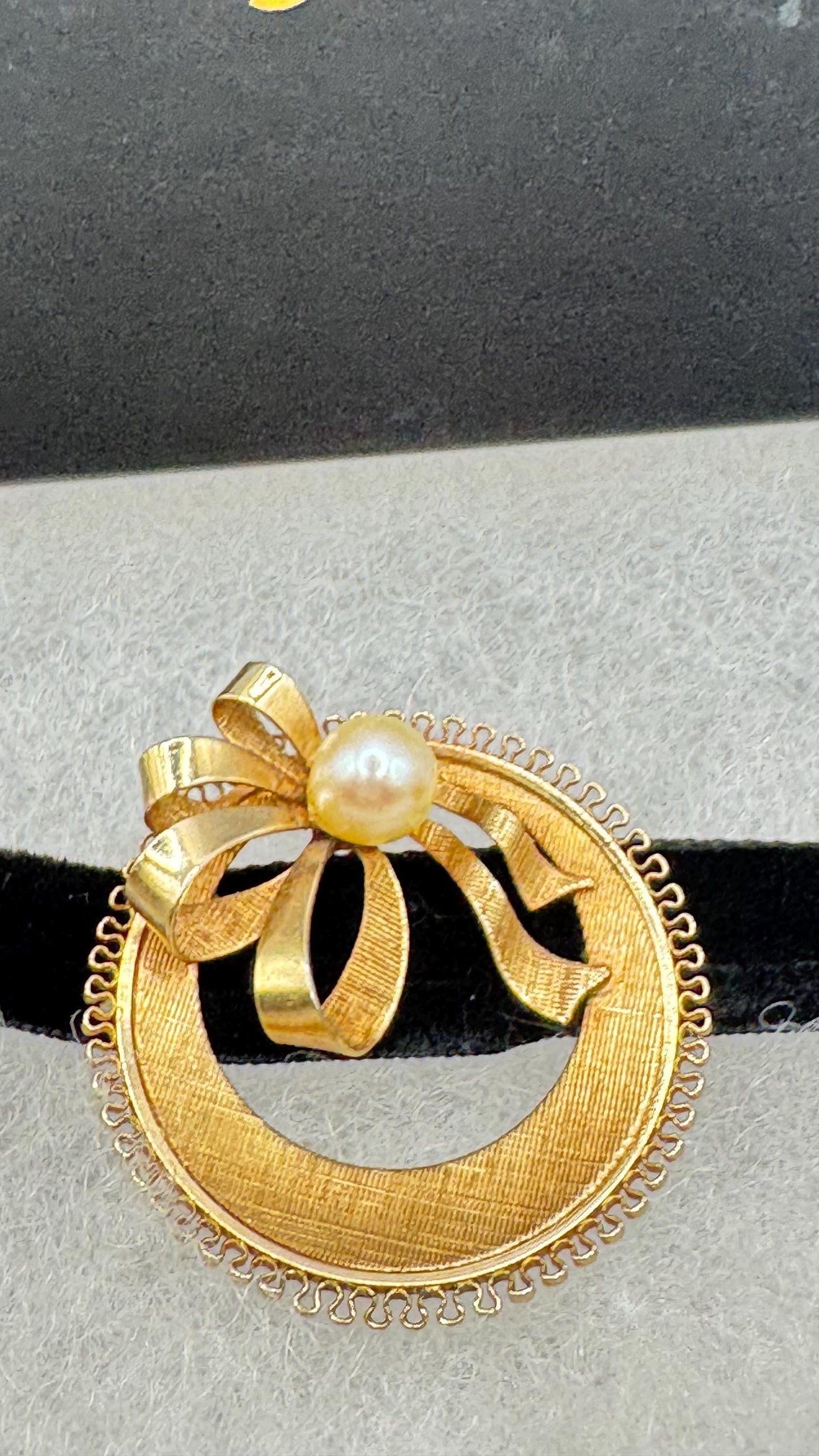 Vintage White cultured, pearl Flower Gold filled Brooch Pin