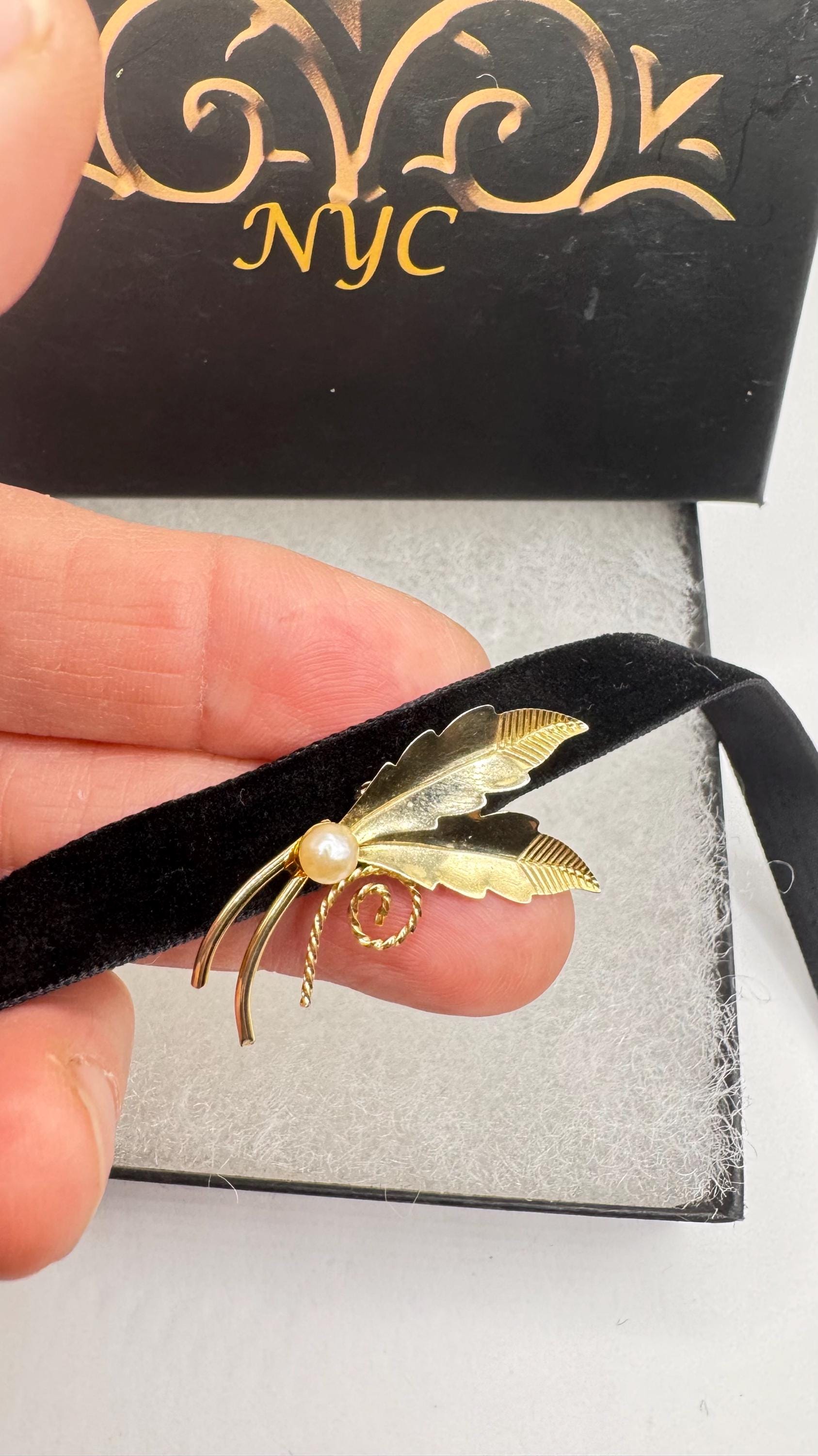 Vintage White cultured, pearl Flower Gold filled Brooch Pin