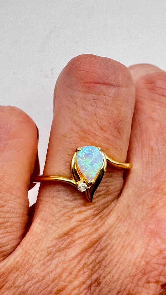 Vintage Fire Opal Golden 925 Sterling Silver Cocktail Ring