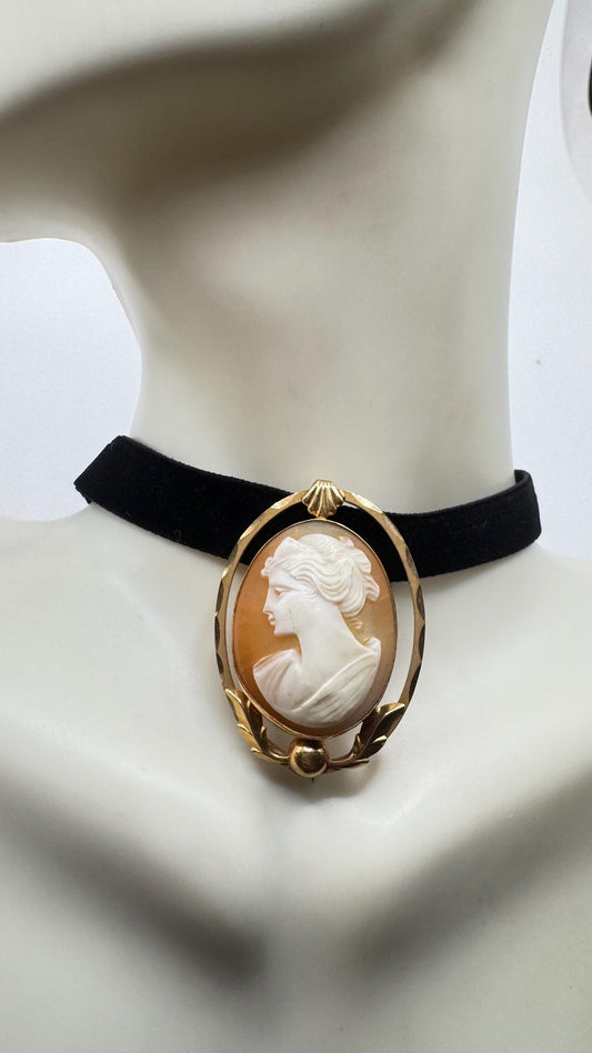 Vintage Shell Cameo Yellow Gold Finished Brooch Pin