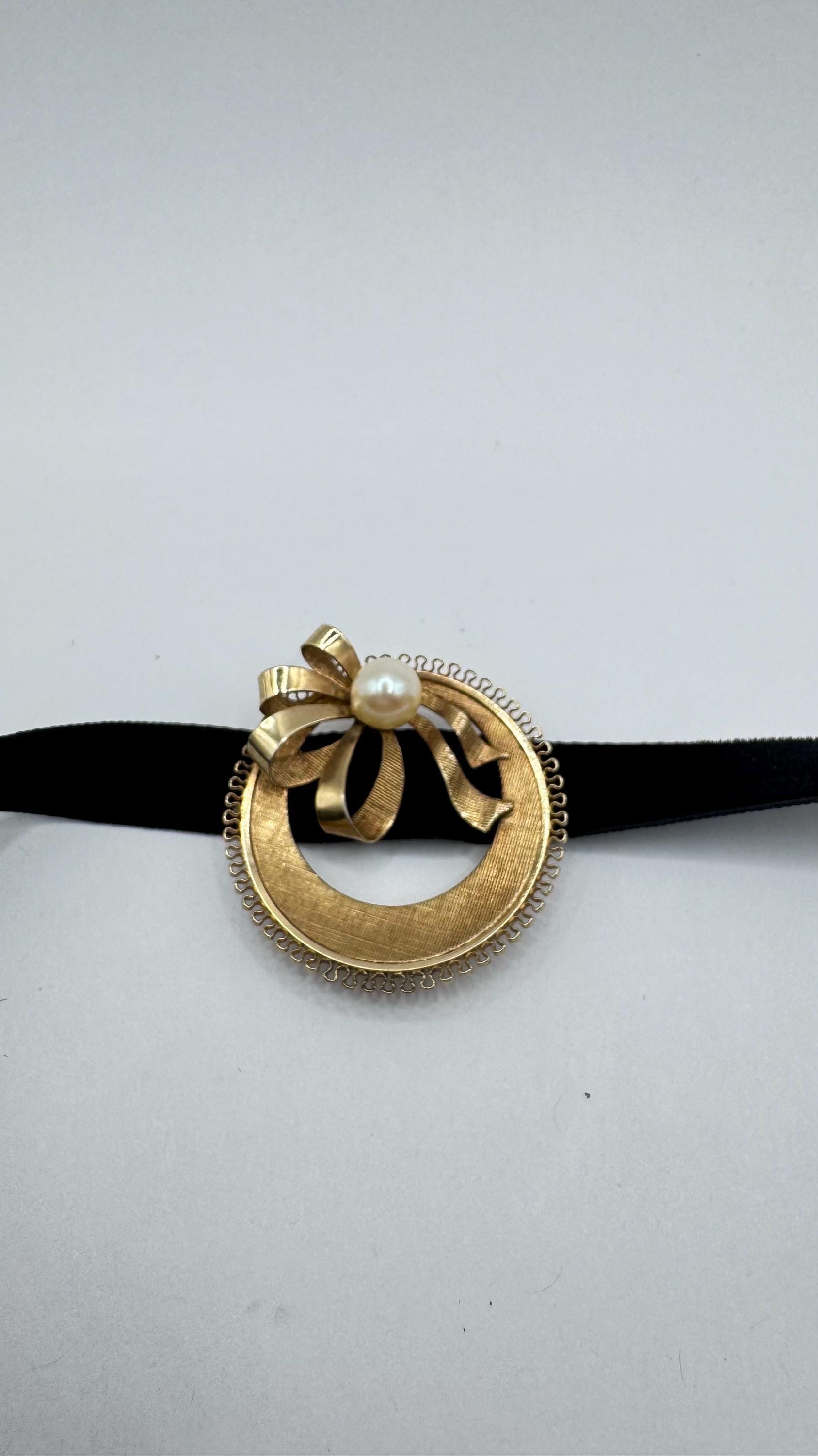 Vintage White cultured, pearl Flower Gold filled Brooch Pin