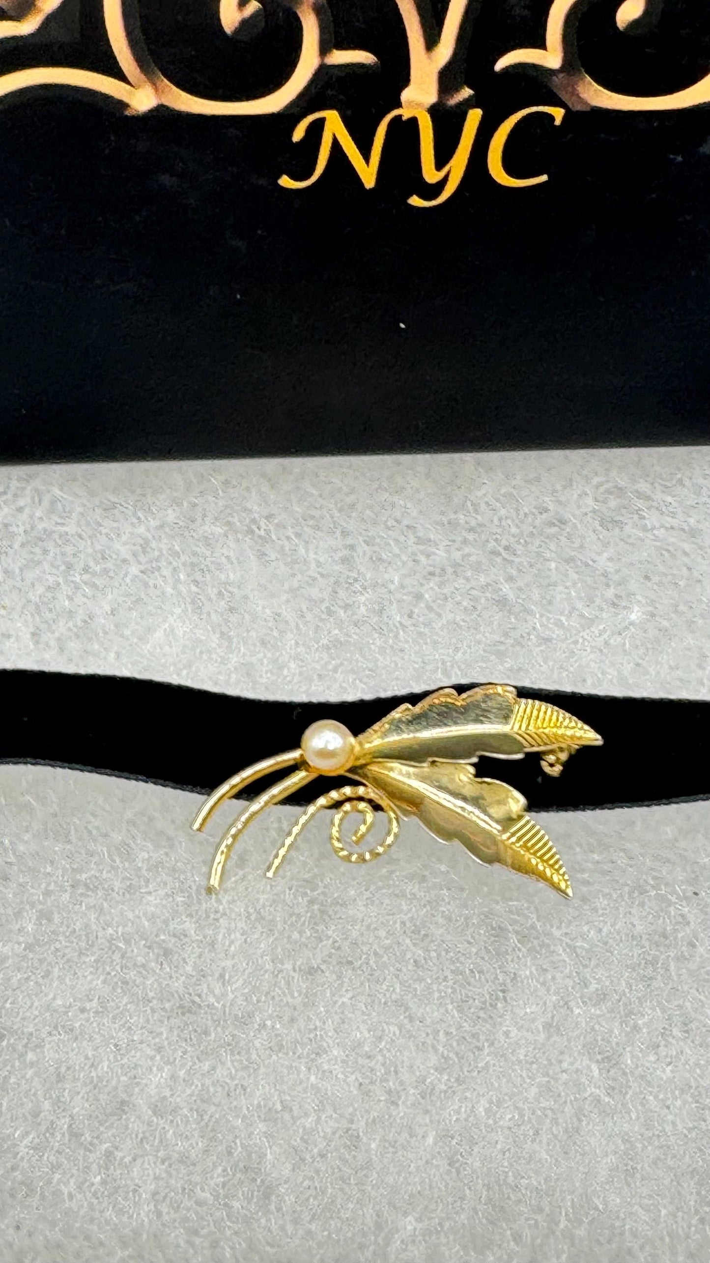 Vintage White cultured, pearl Flower Gold filled Brooch Pin