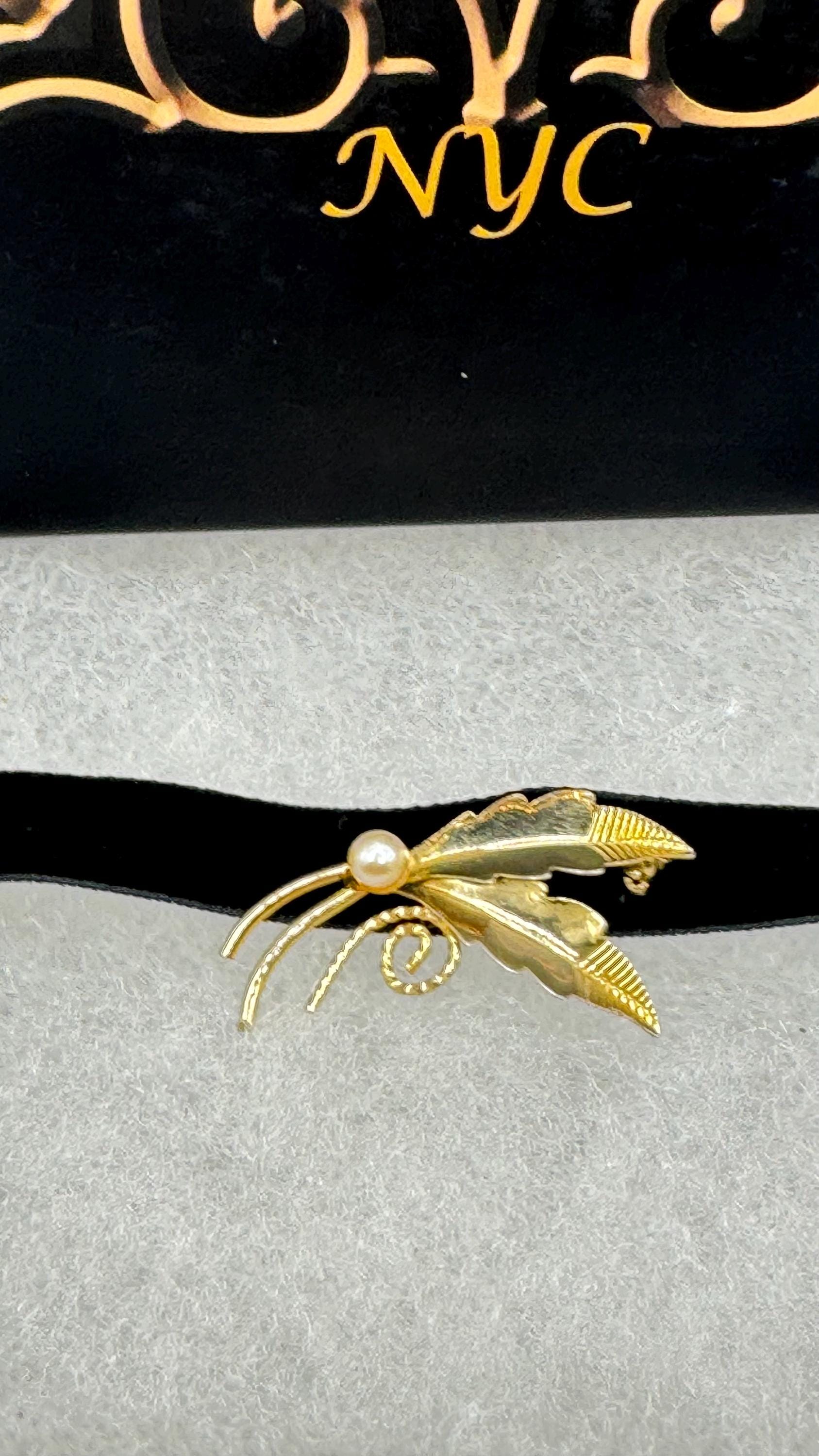 Vintage White cultured, pearl Flower Gold filled Brooch Pin