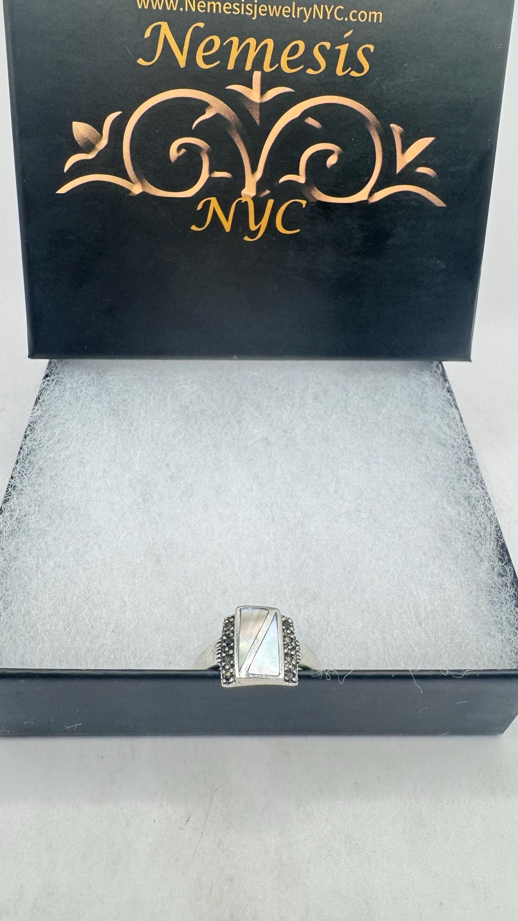 Vintage Mother of Pearl 925 Sterling Silver Marcasite Ring