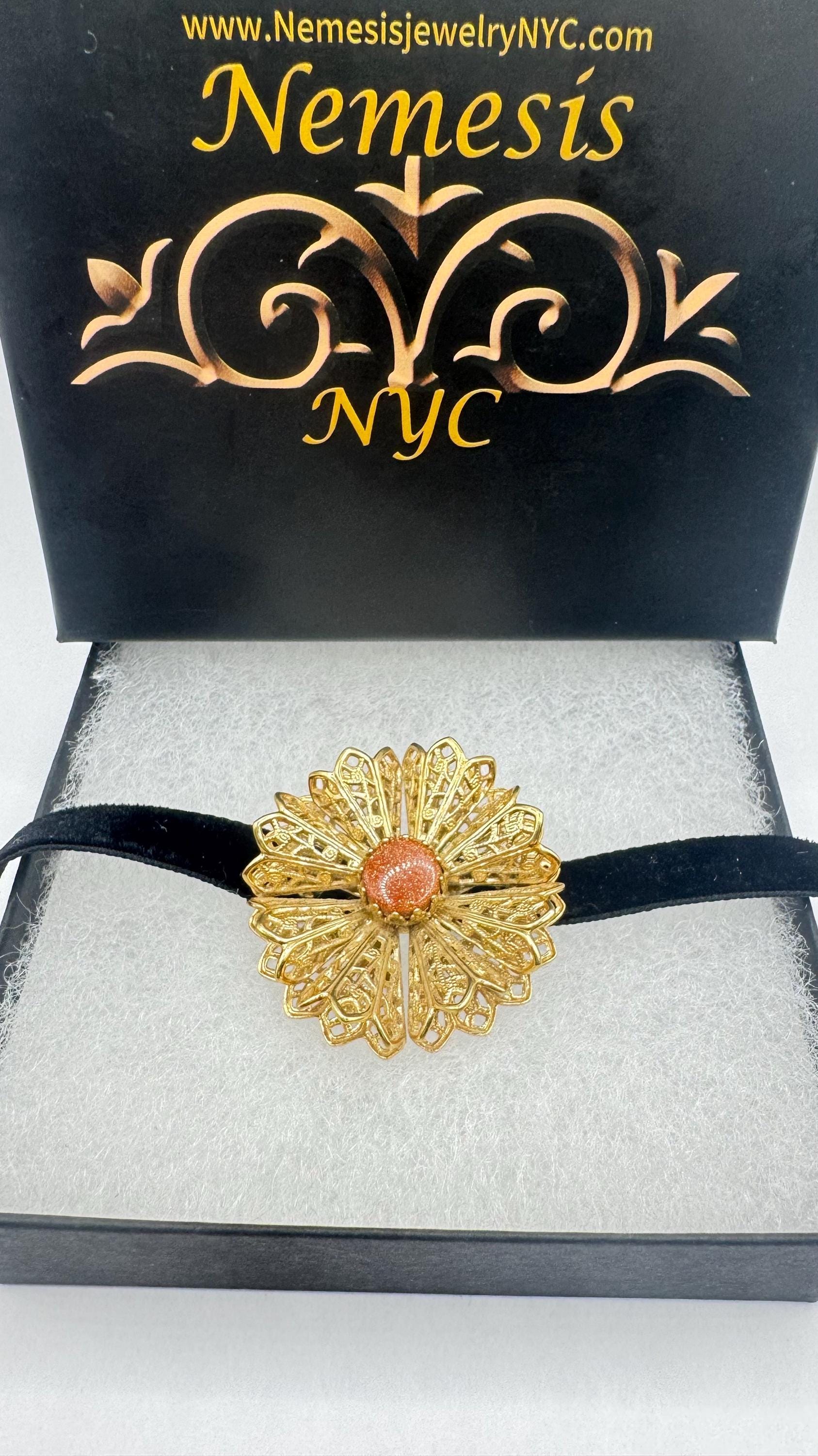 Vintage Goldstone Yellow Gold Filled Brooch Pin