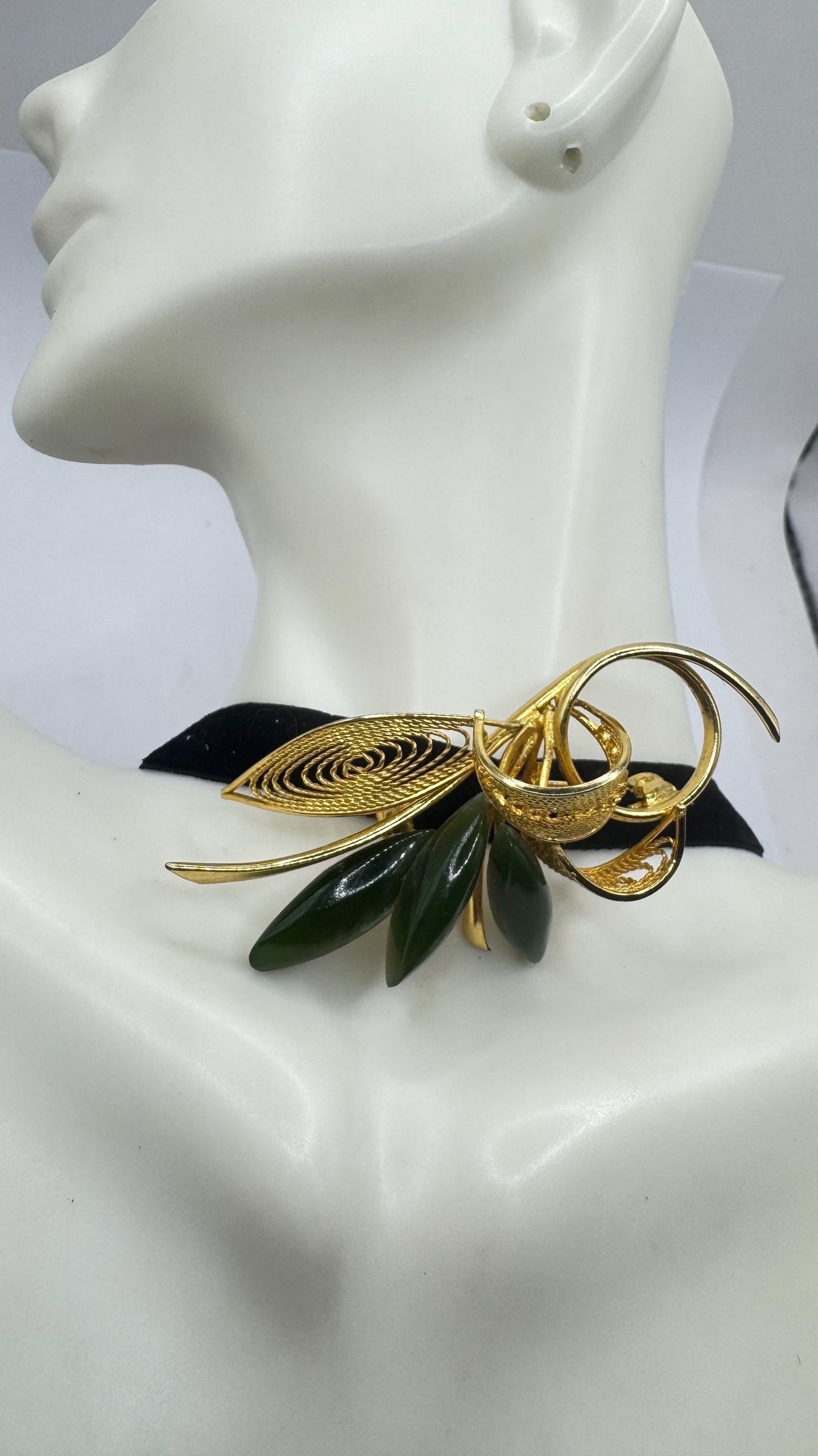 Vintage Green Jade Yellow Gold Filled Brooch Pin
