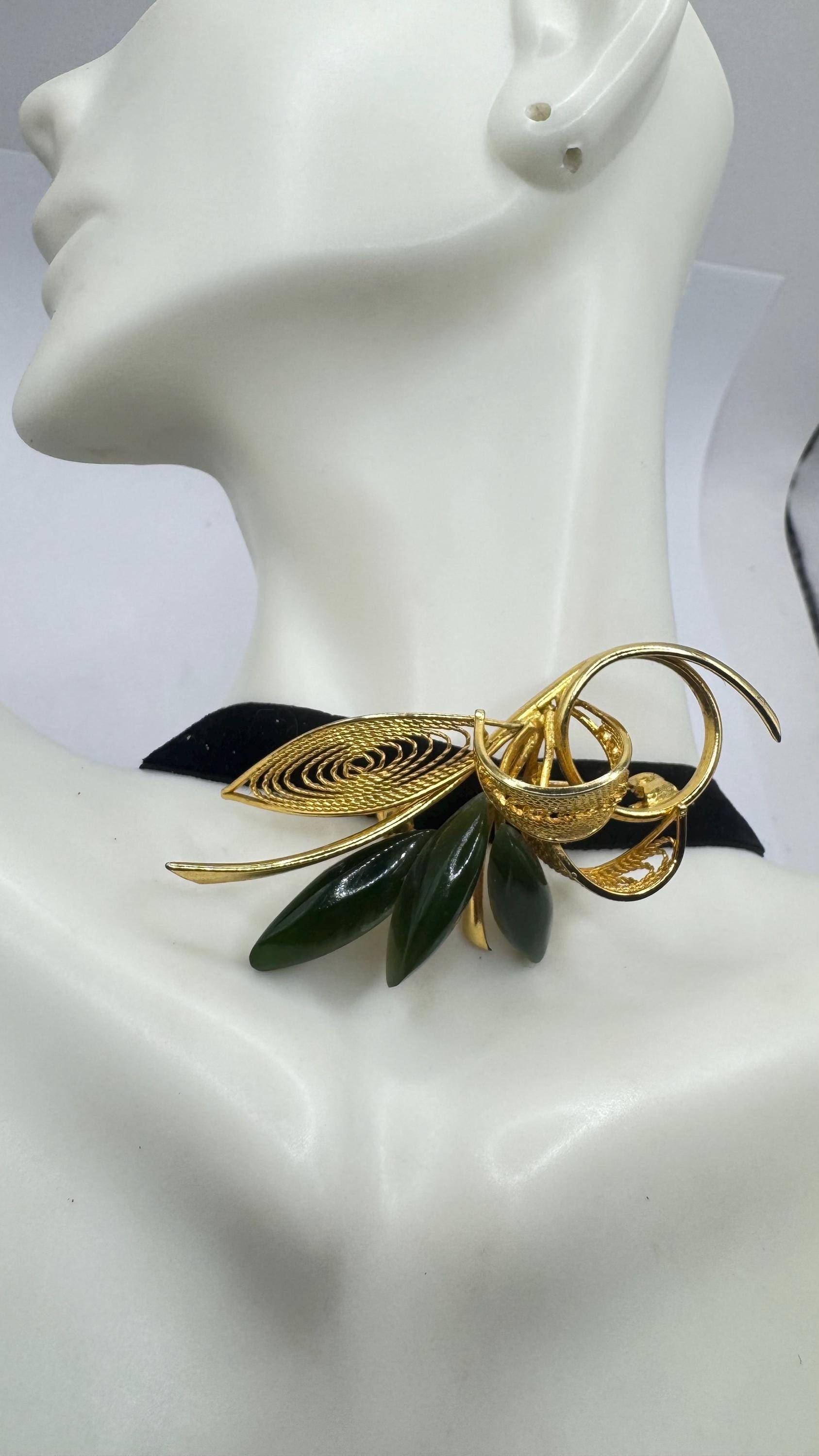 Vintage Green Jade Yellow Gold Filled Brooch Pin