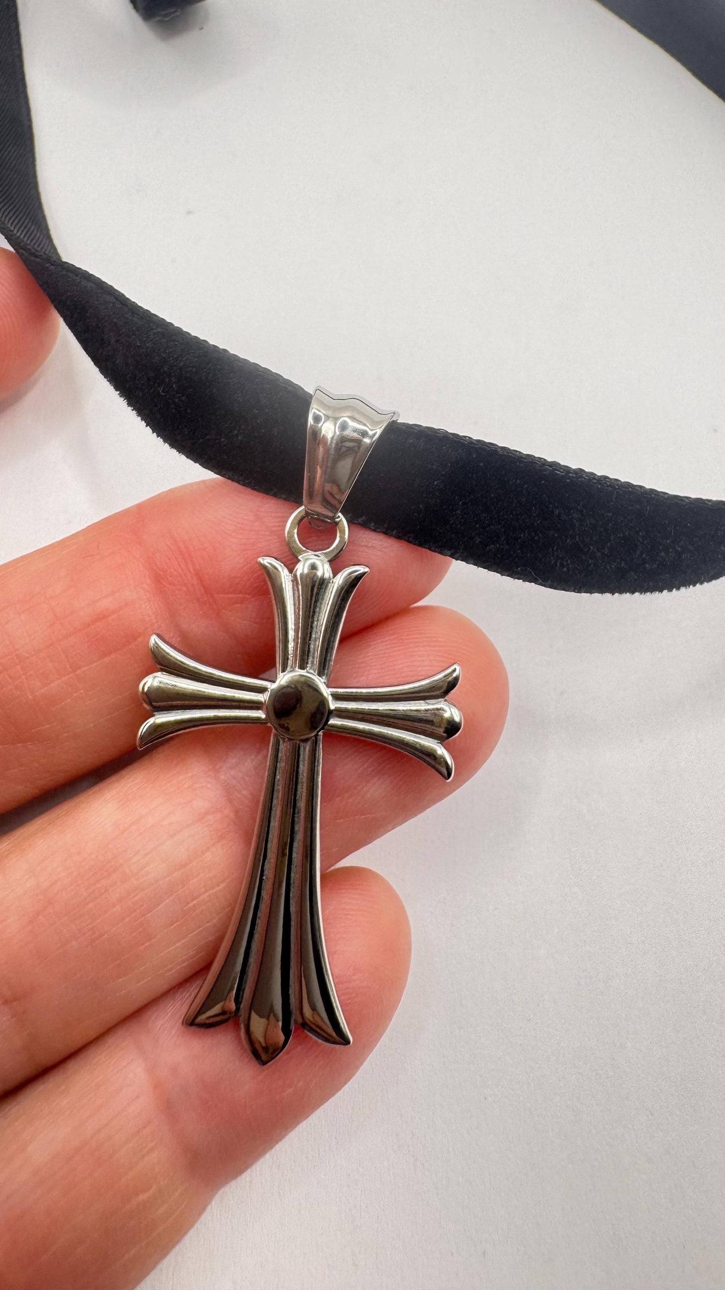 Vintage Celtic Silver Stainless Steel Cross Pendant Necklace Velvet Choker