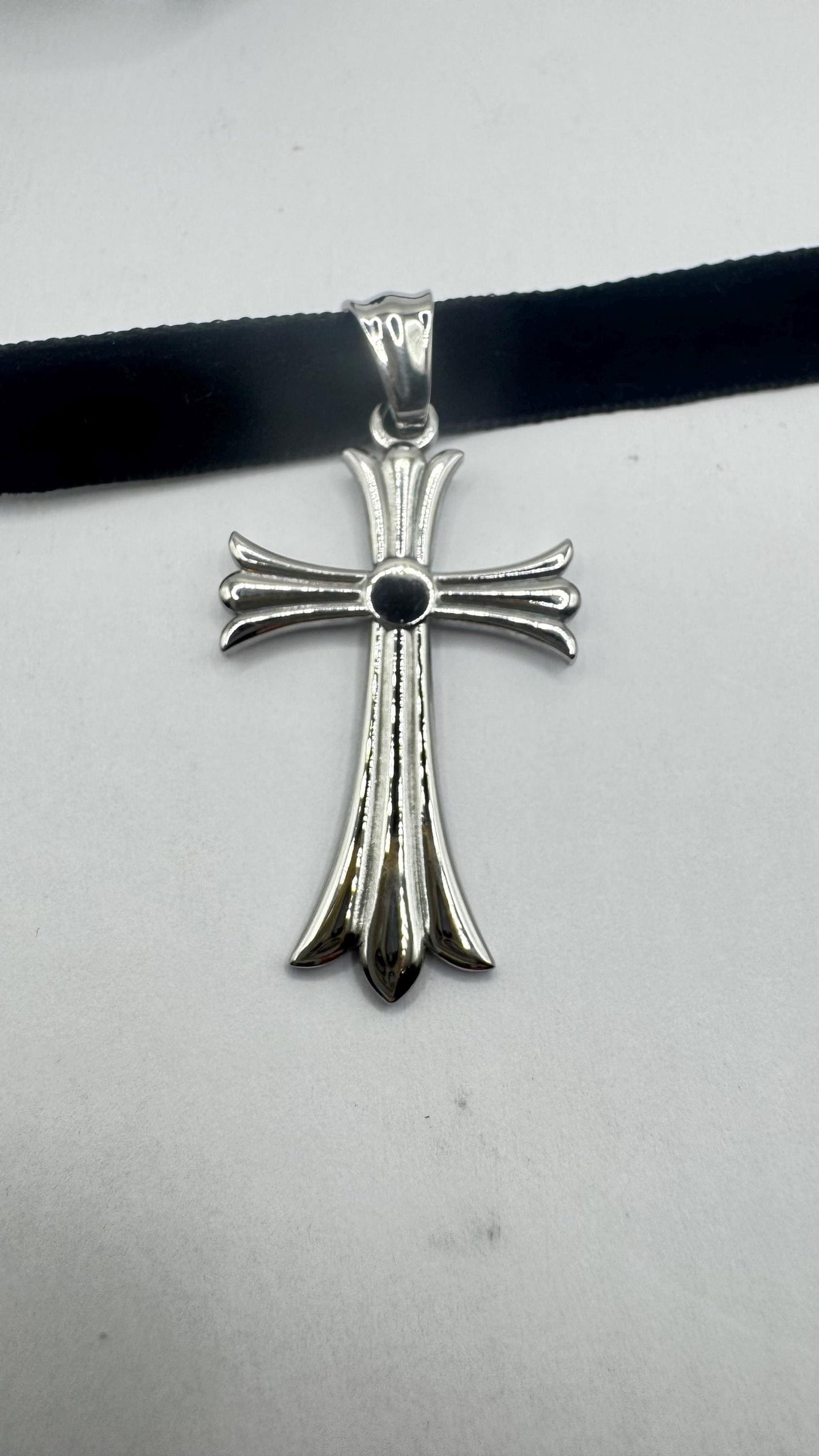 Vintage Celtic Silver Stainless Steel Cross Pendant Necklace Velvet Choker