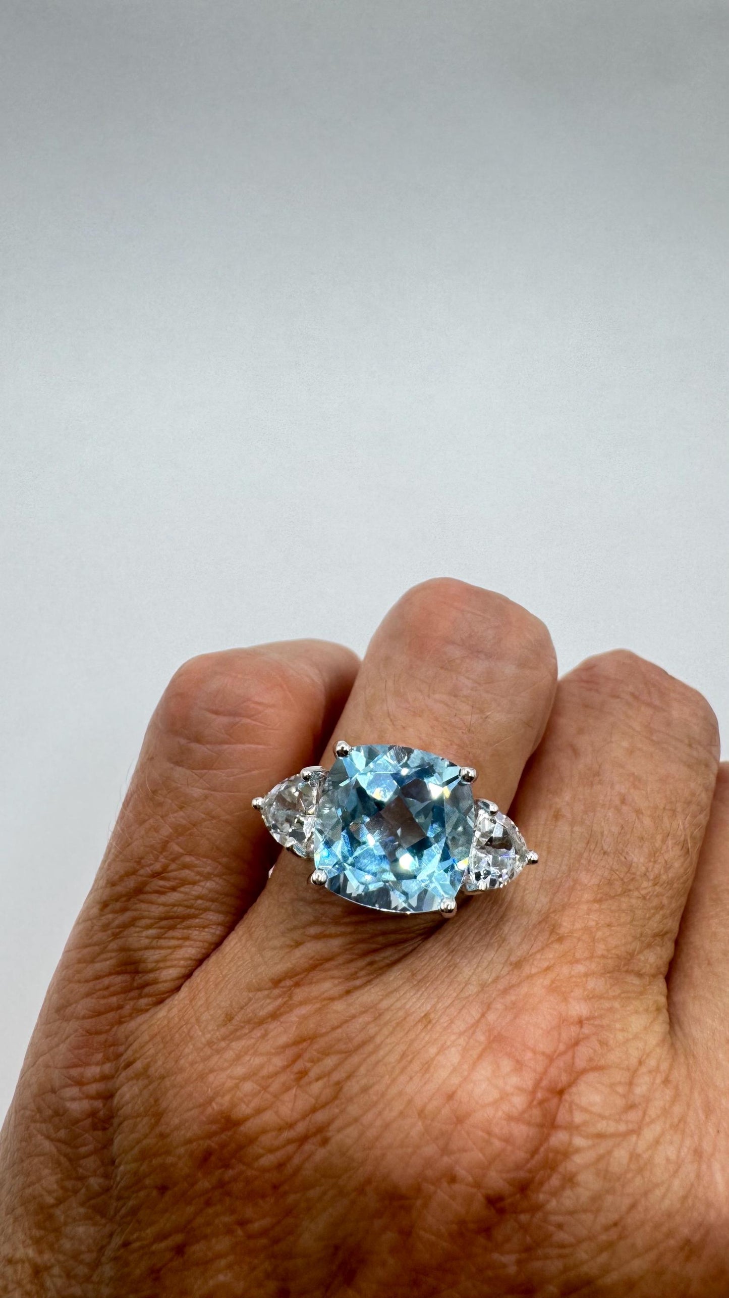 Vintage Genuine Blue Topaz 925 Sterling Silver Cocktail Ring
