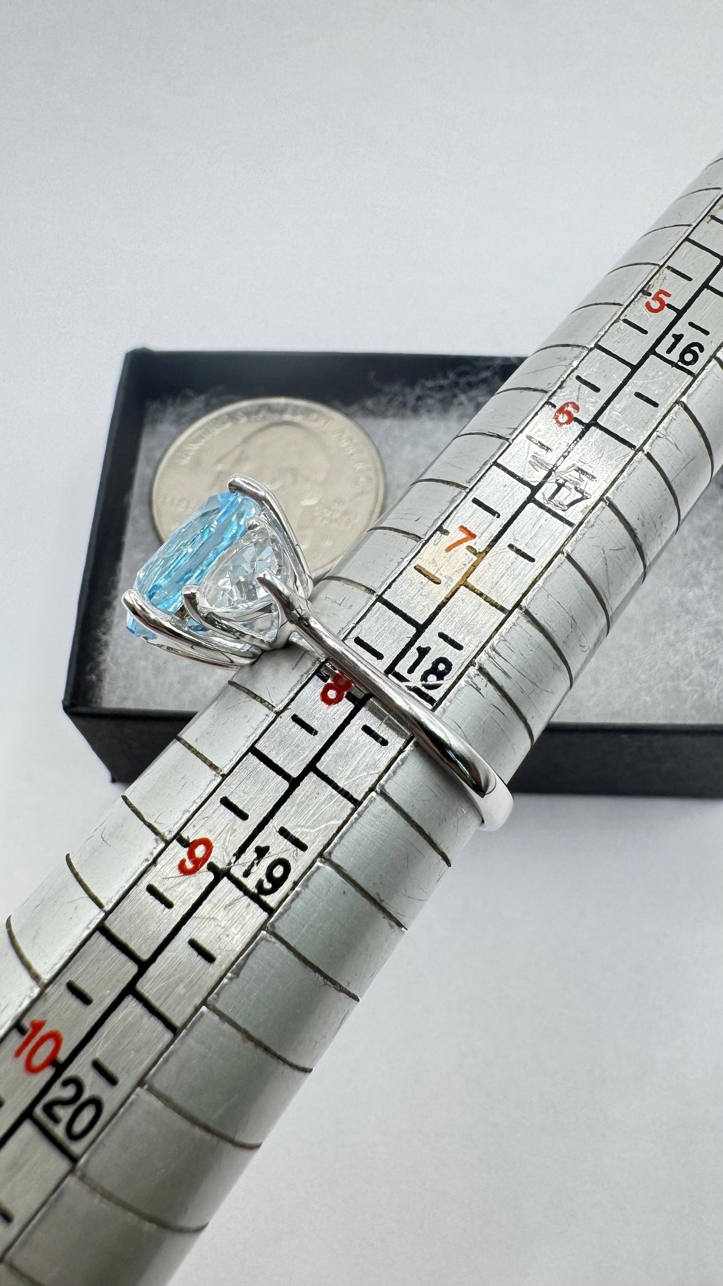 Vintage Genuine Blue Topaz 925 Sterling Silver Cocktail Ring