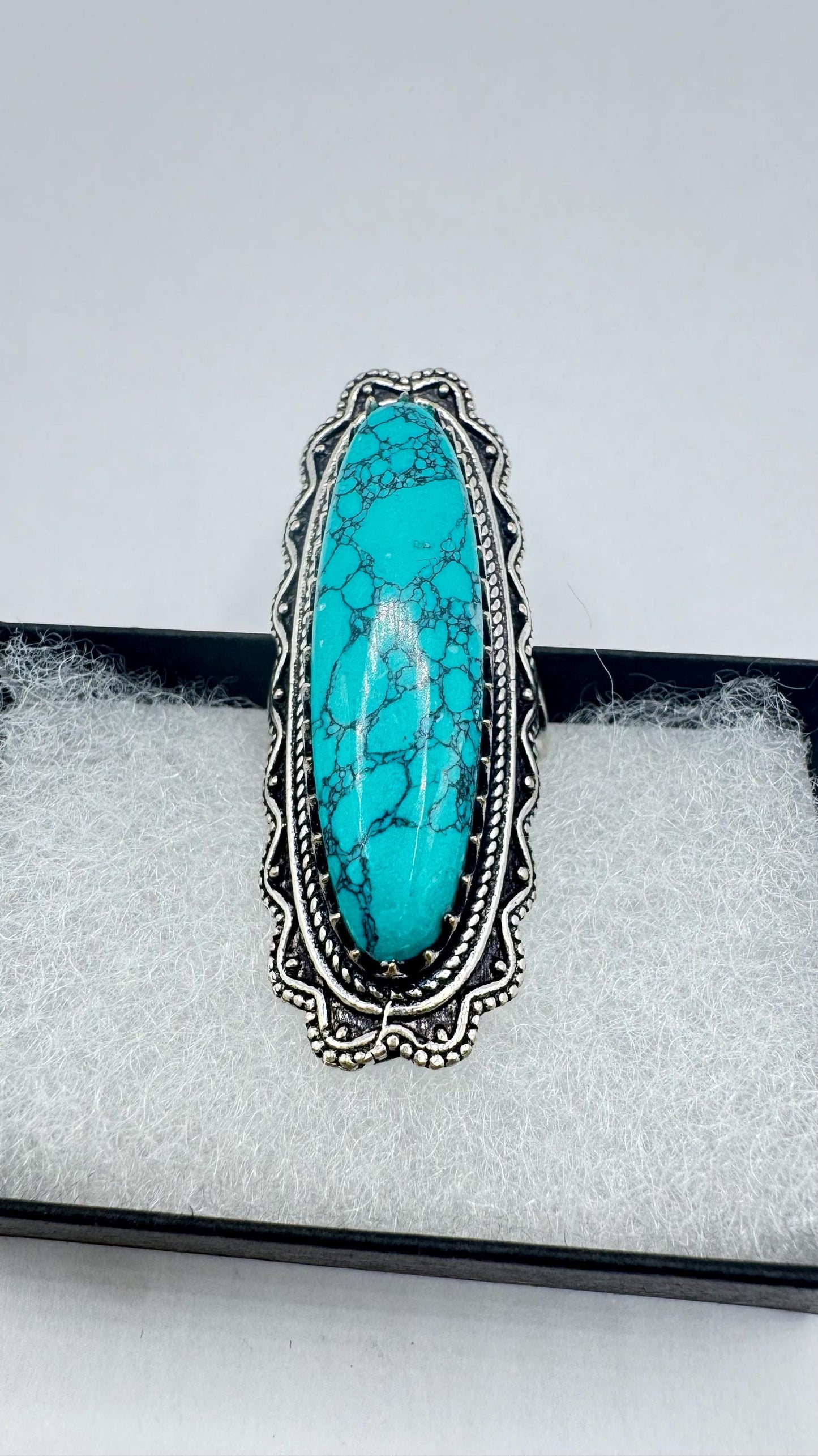 Vintage Blue Howlite Turquoise chunky statement Ring