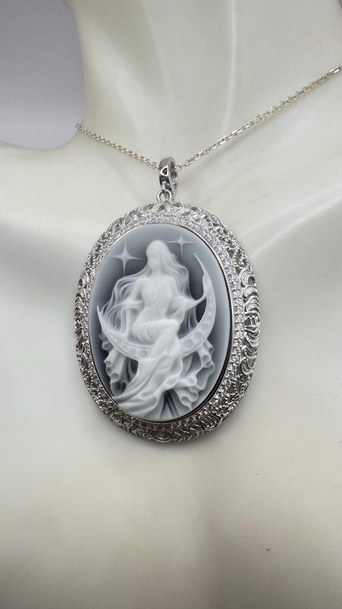 Vintage Genuine Pearl Black Onyx Cameo Sterling Silver Necklace Choker