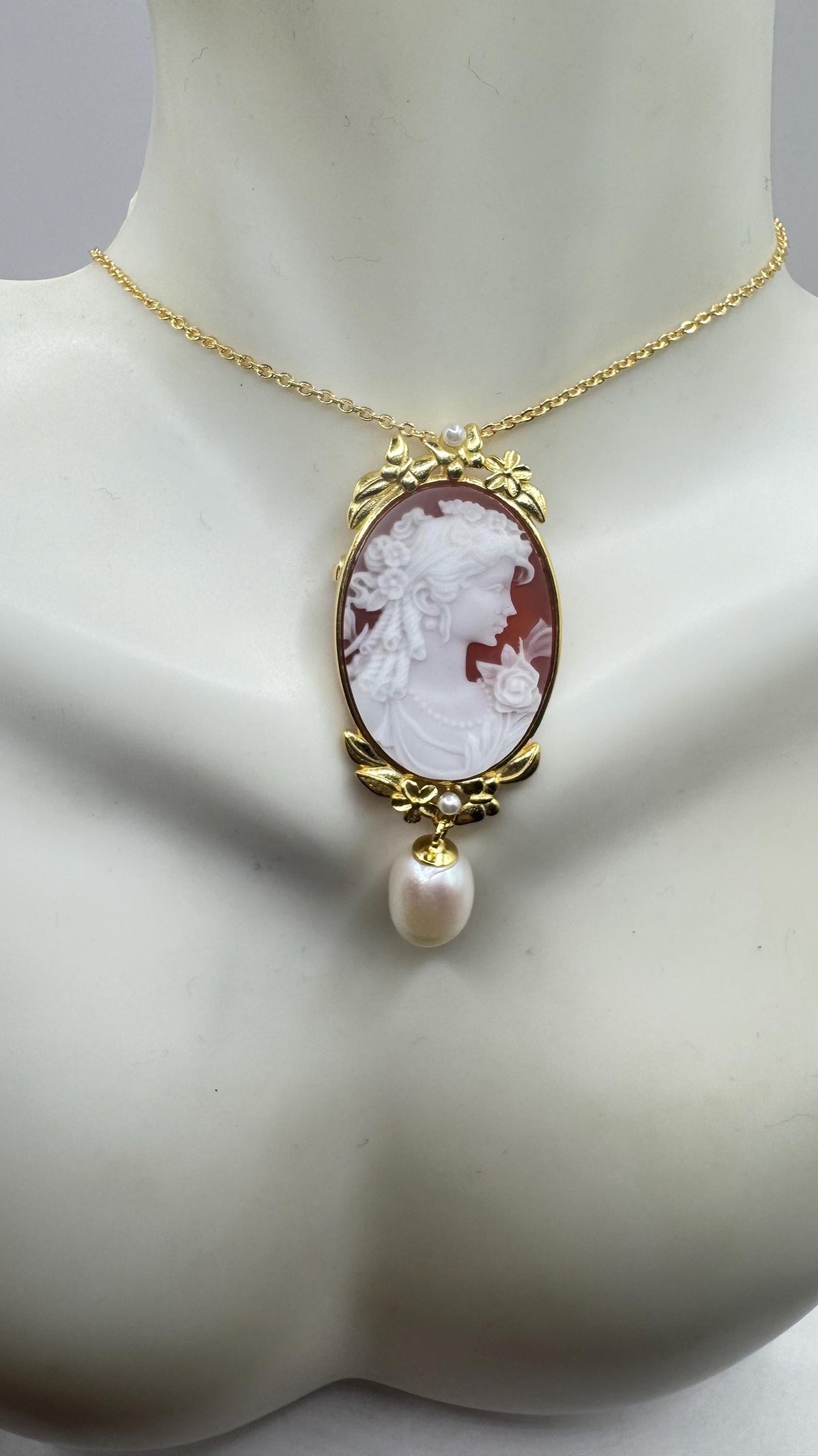 Vintage Carved Cameo Yellow Gold 925 Sterling Silver Necklace Choker pin brooch