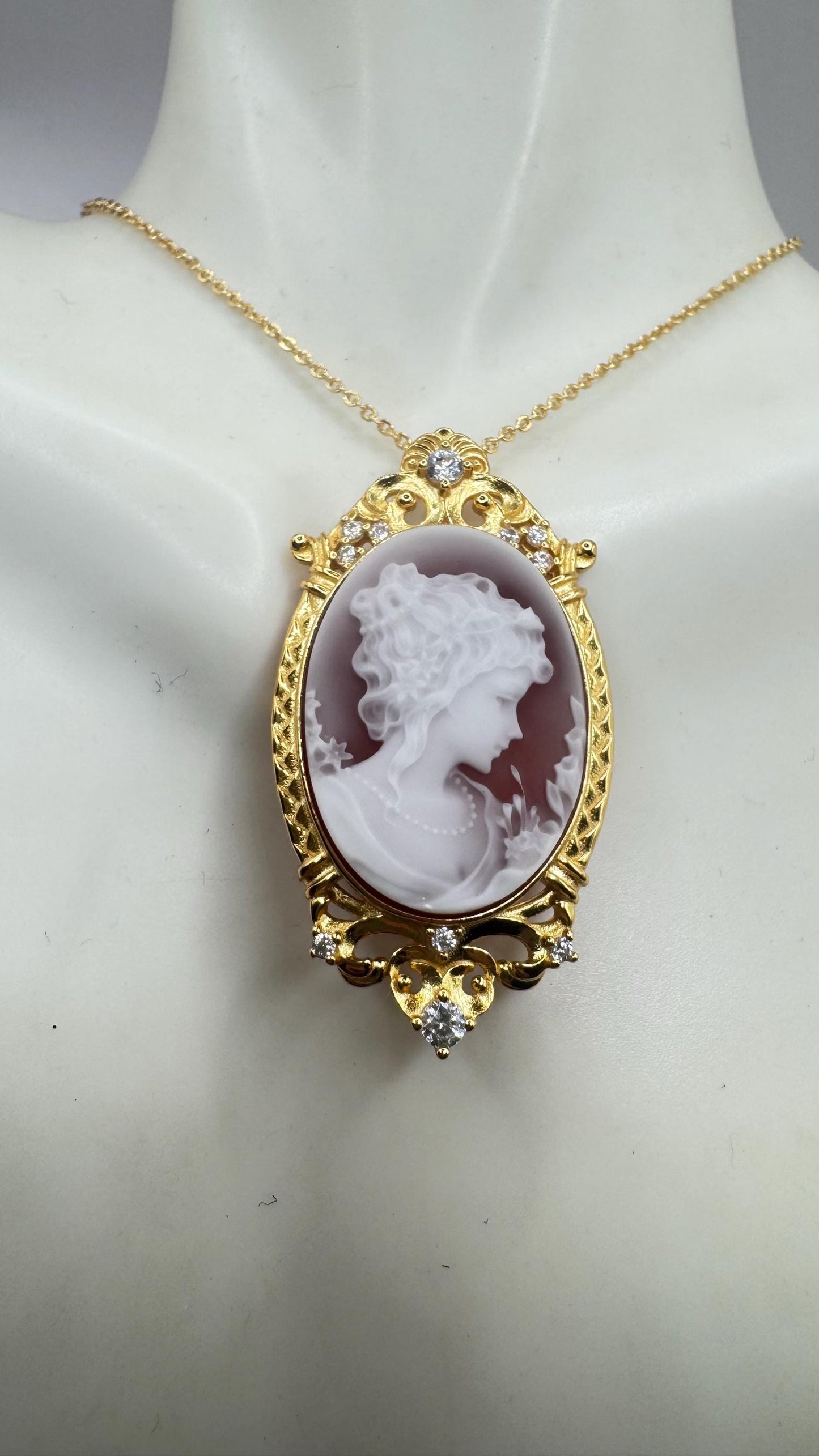 Vintage Carved Cameo Yellow Gold 925 Sterling Silver Necklace Choker pin brooch