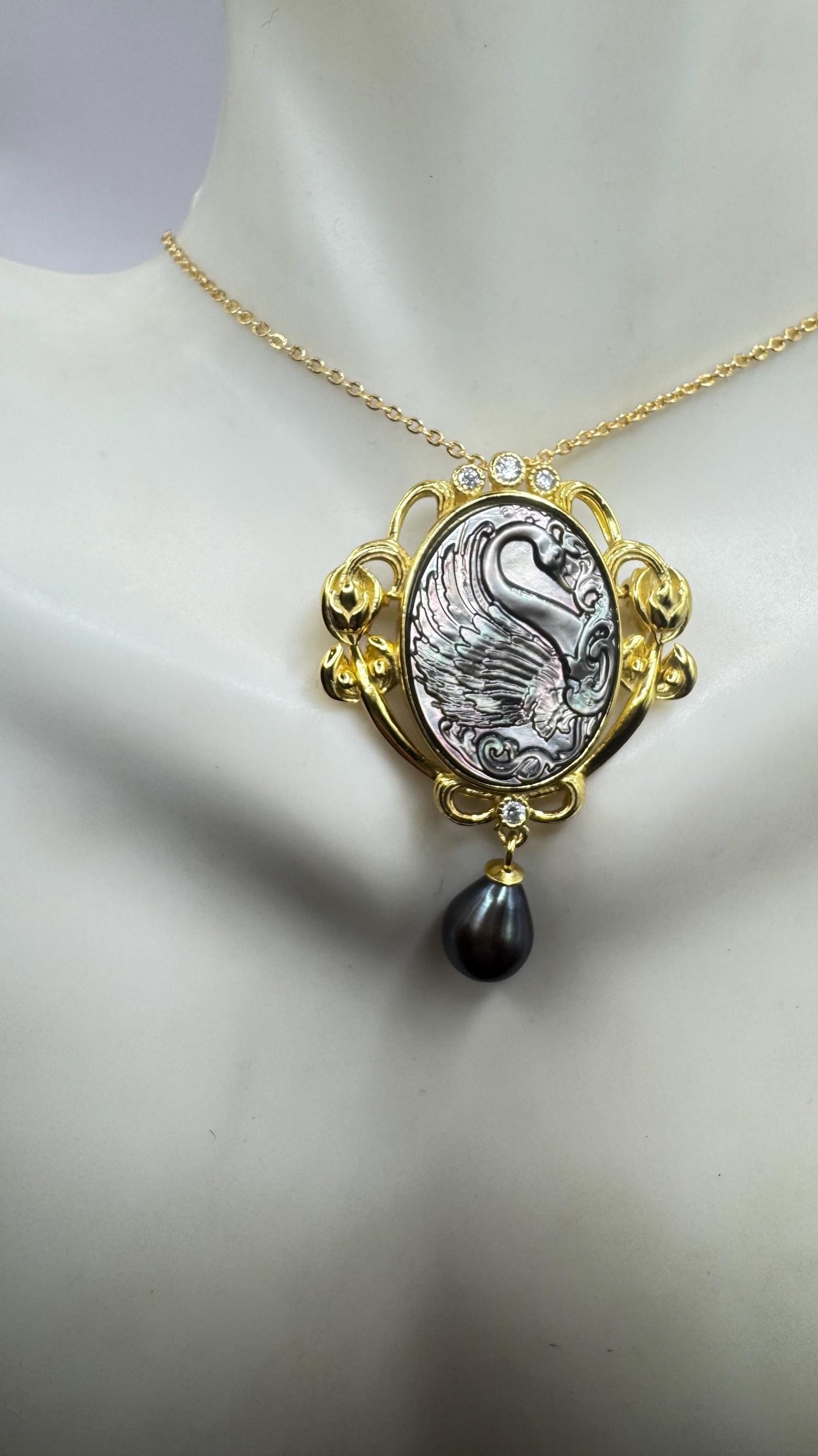 Vintage Abalone Pearl Black Swan Cameo Gold 925 Sterling silver Necklace Pin Choker