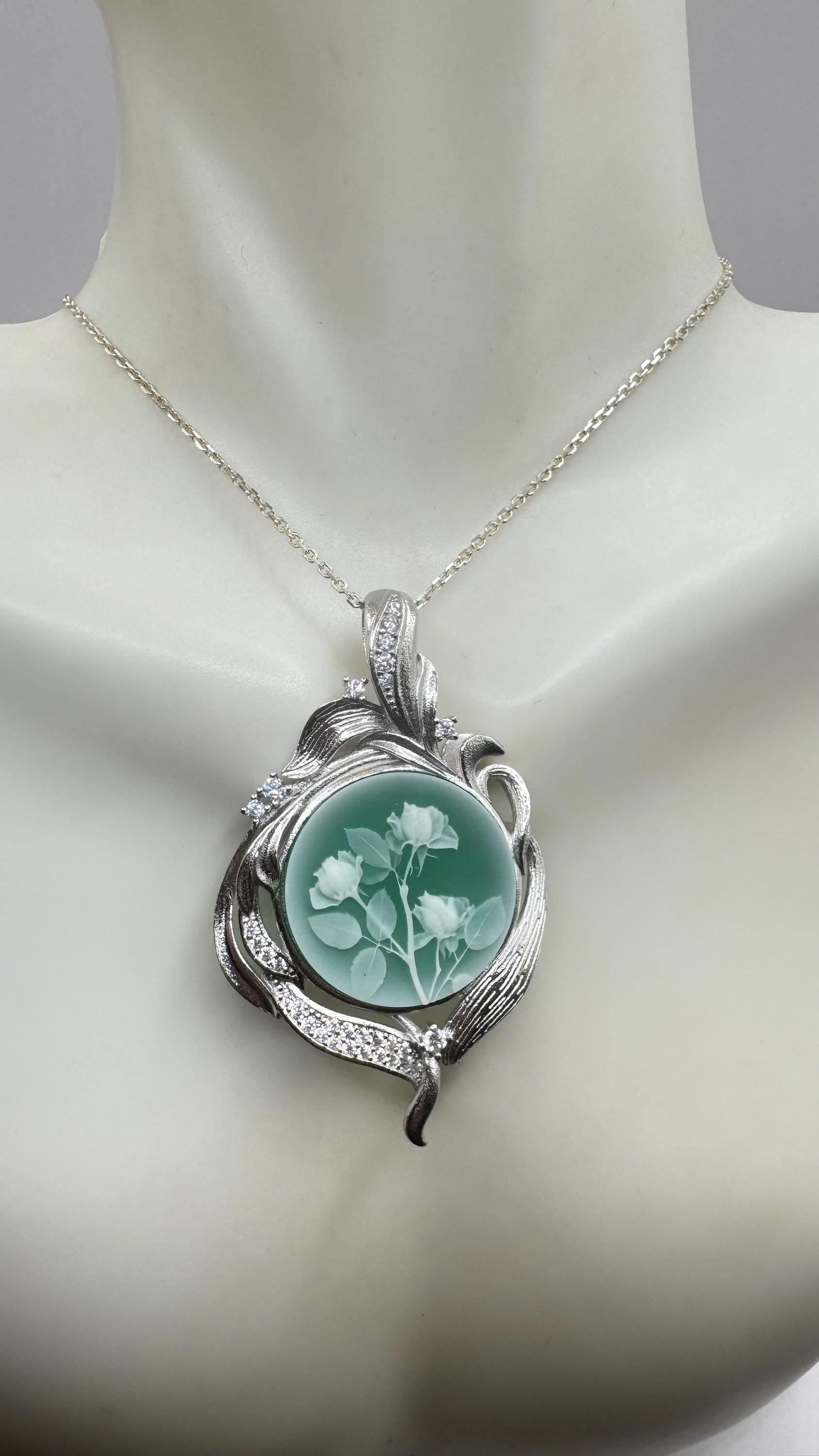 Vintage Carved Green Onyx Rose Flower Cameo Yellow Gold 925 Sterling Silver Necklace Choker