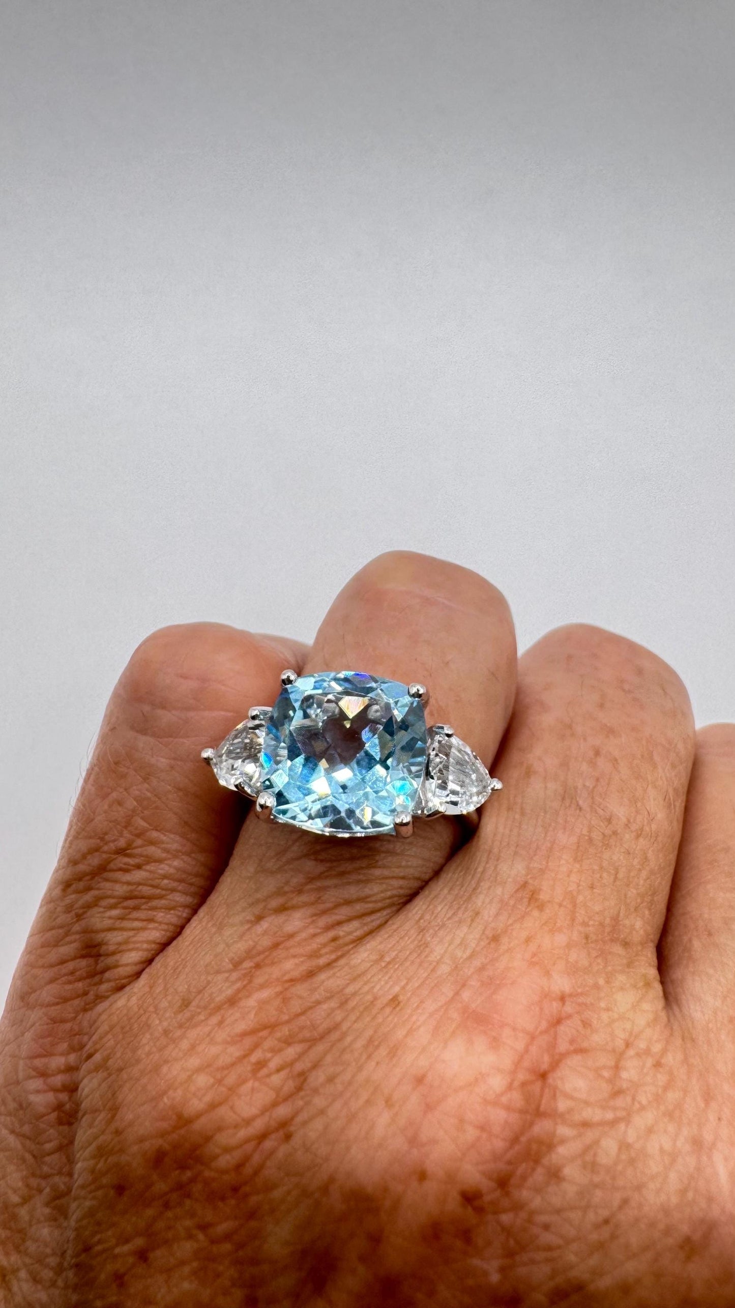 Vintage Genuine Blue Topaz 925 Sterling Silver Cocktail Ring