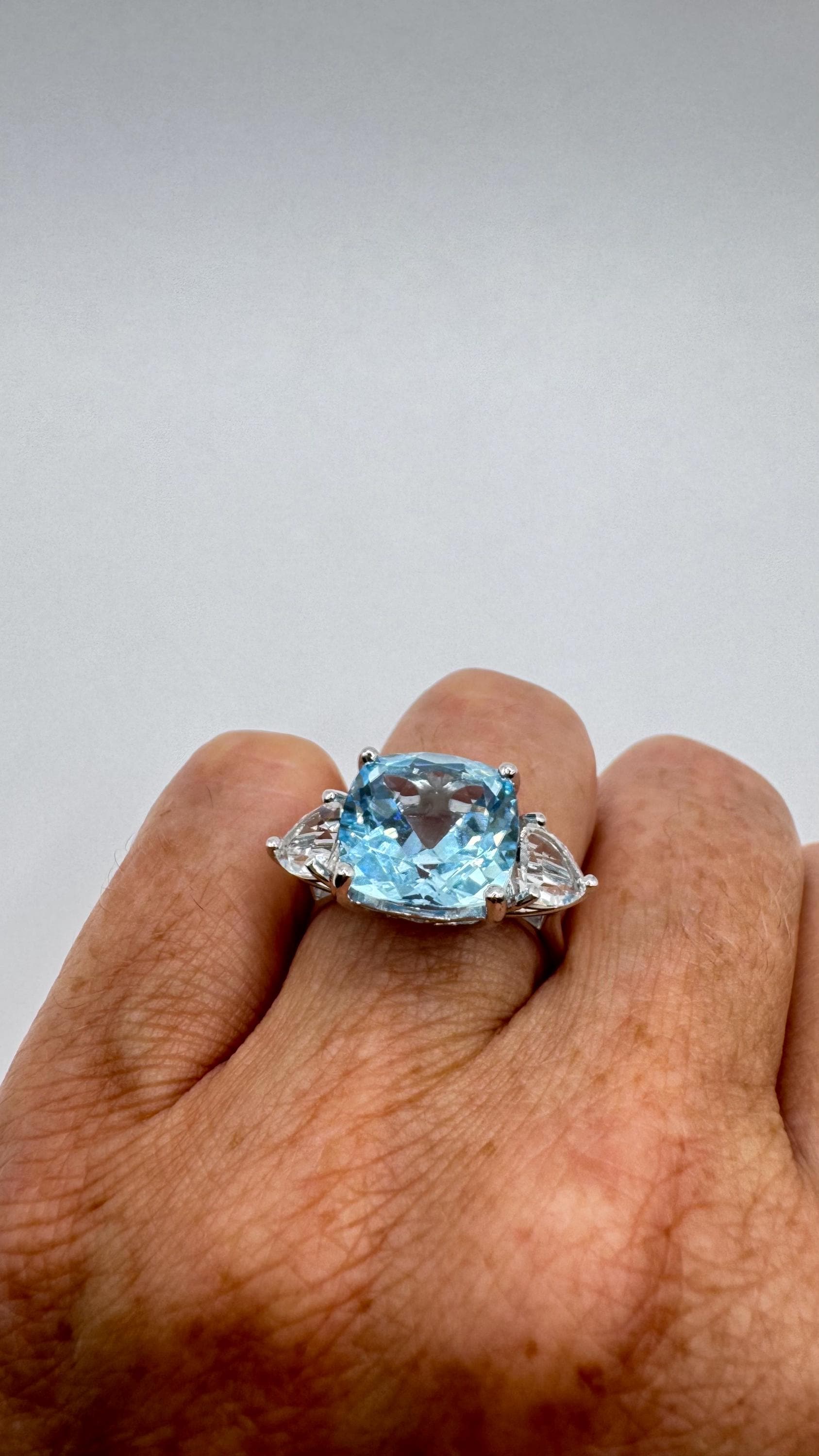 Vintage Genuine Blue Topaz 925 Sterling Silver Cocktail Ring