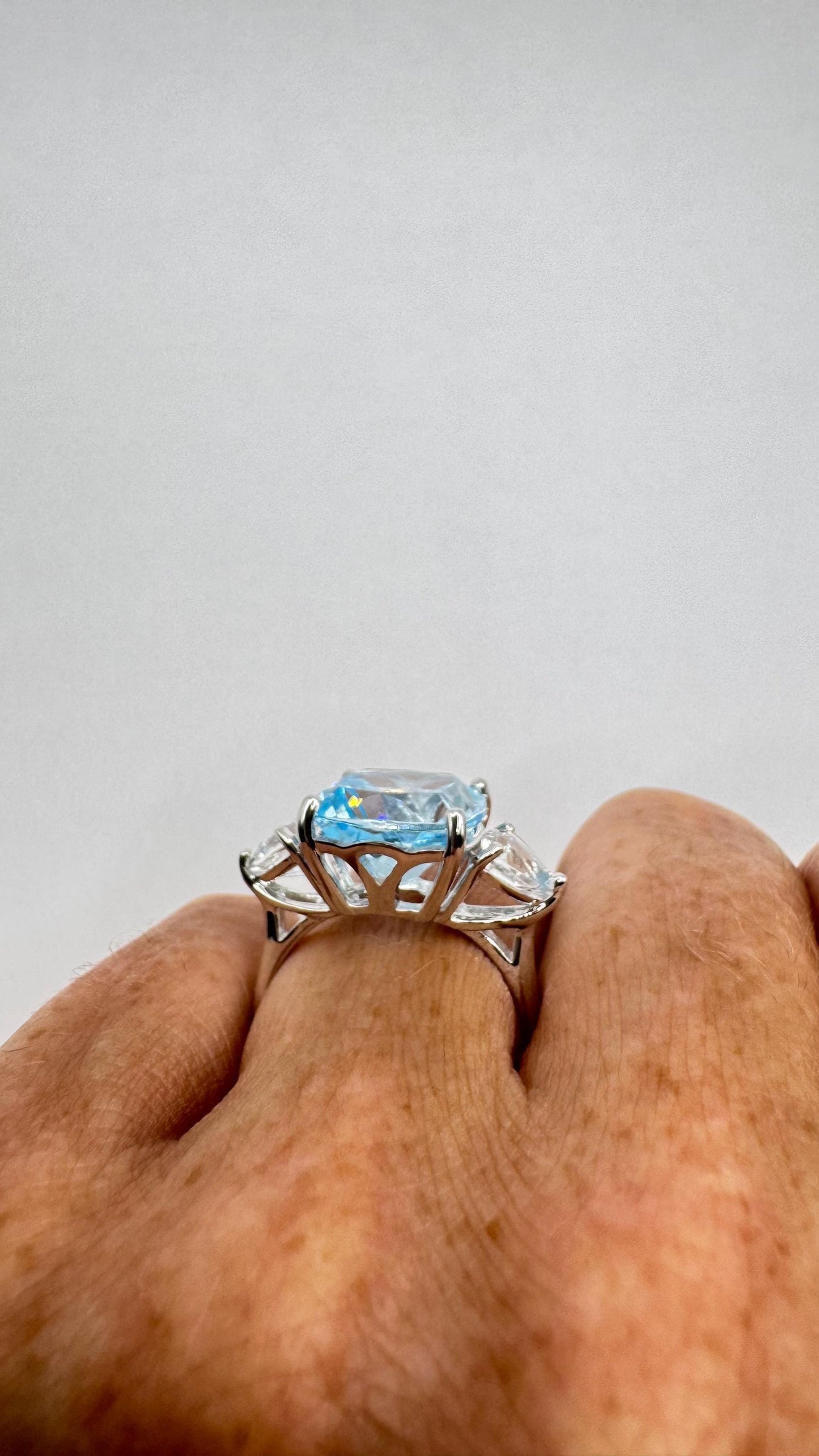 Vintage Genuine Blue Topaz 925 Sterling Silver Cocktail Ring